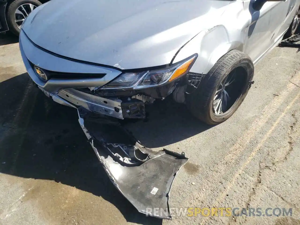 9 Photograph of a damaged car 4T1G11AK3LU989423 TOYOTA CAMRY 2020