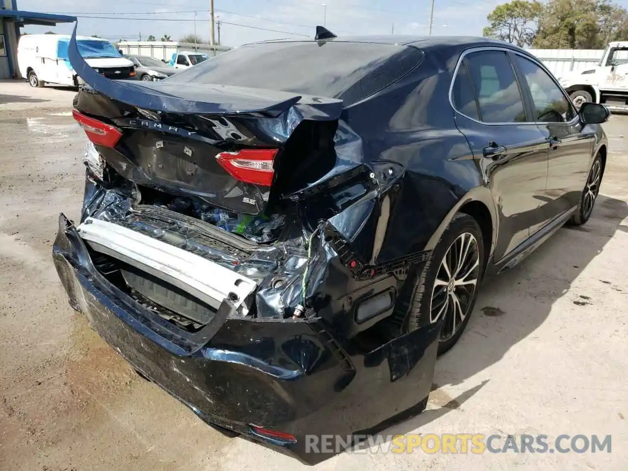 4 Photograph of a damaged car 4T1G11AK3LU992192 TOYOTA CAMRY 2020