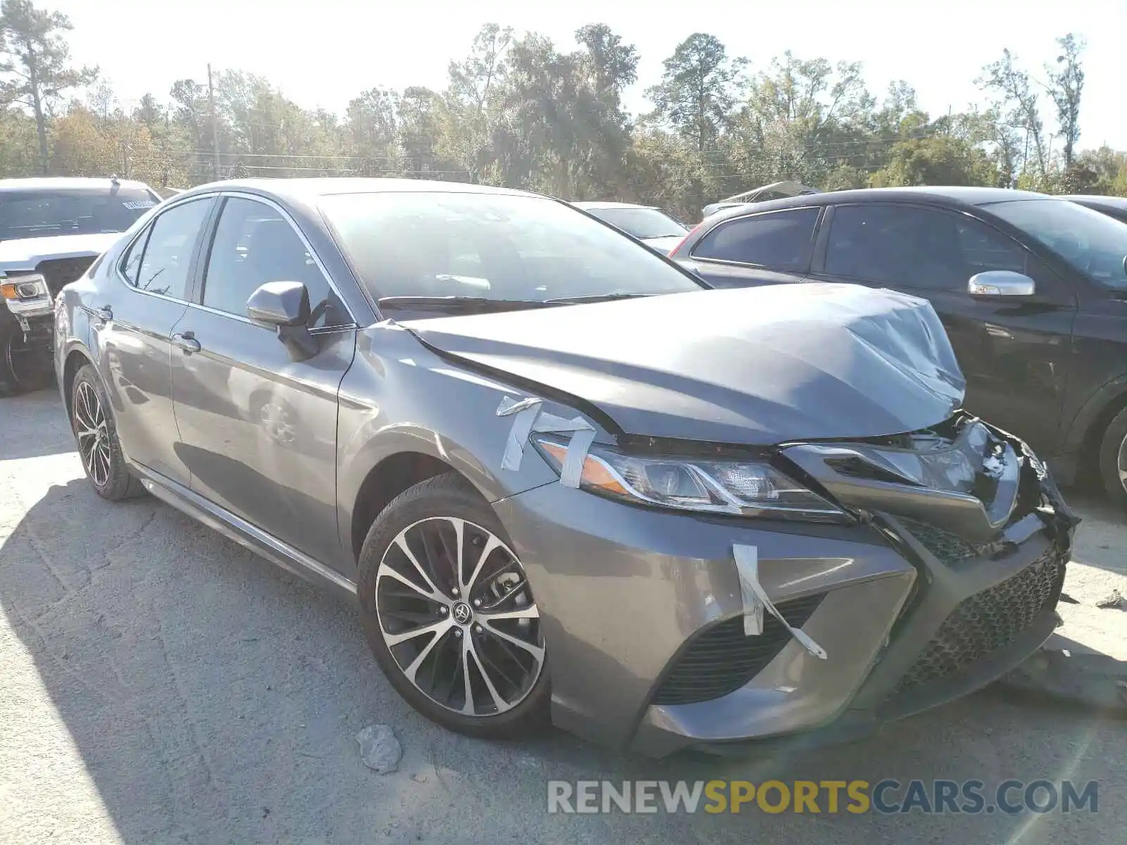 1 Photograph of a damaged car 4T1G11AK3LU994654 TOYOTA CAMRY 2020