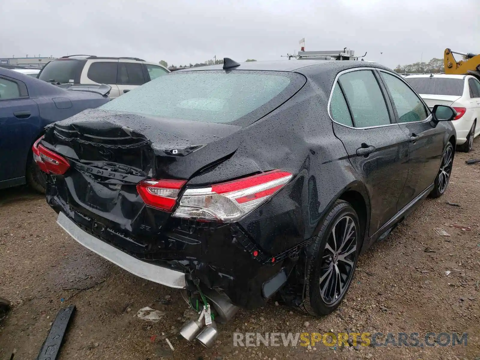 4 Photograph of a damaged car 4T1G11AK3LU996419 TOYOTA CAMRY 2020