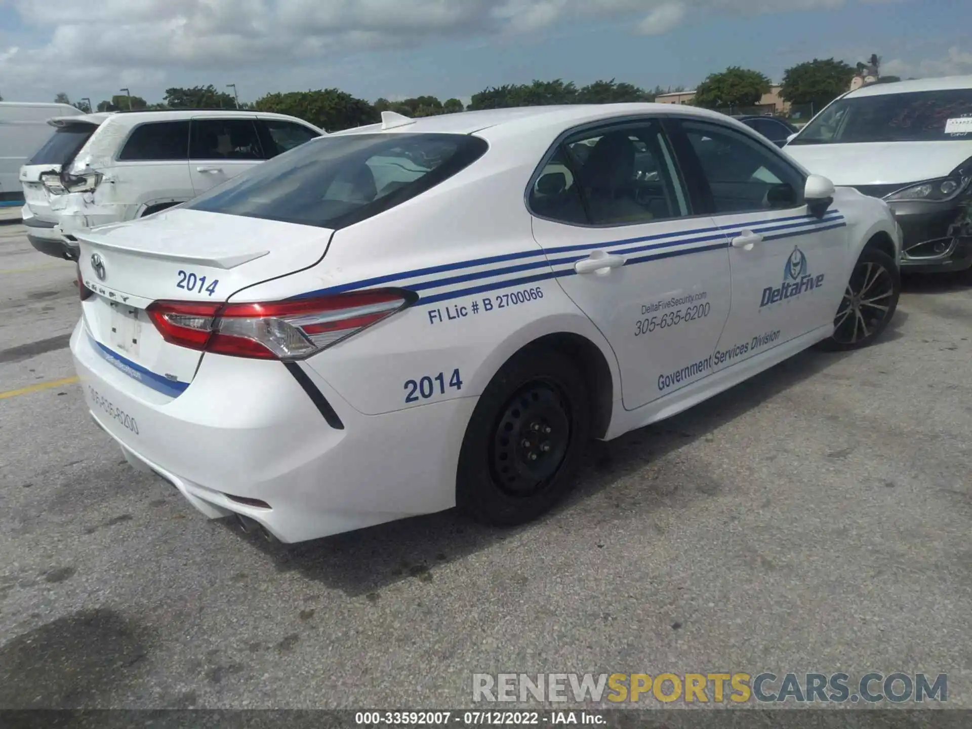 4 Photograph of a damaged car 4T1G11AK4LU305494 TOYOTA CAMRY 2020