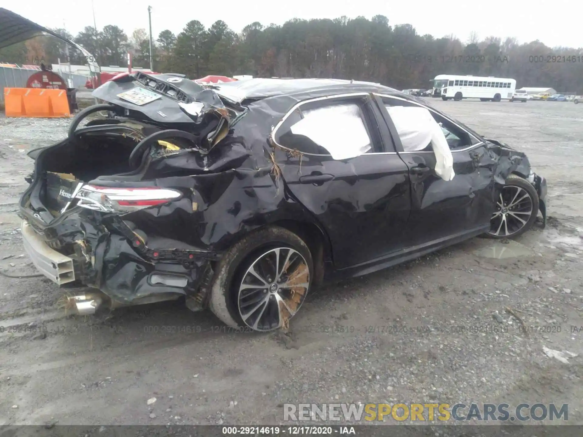 4 Photograph of a damaged car 4T1G11AK4LU312641 TOYOTA CAMRY 2020