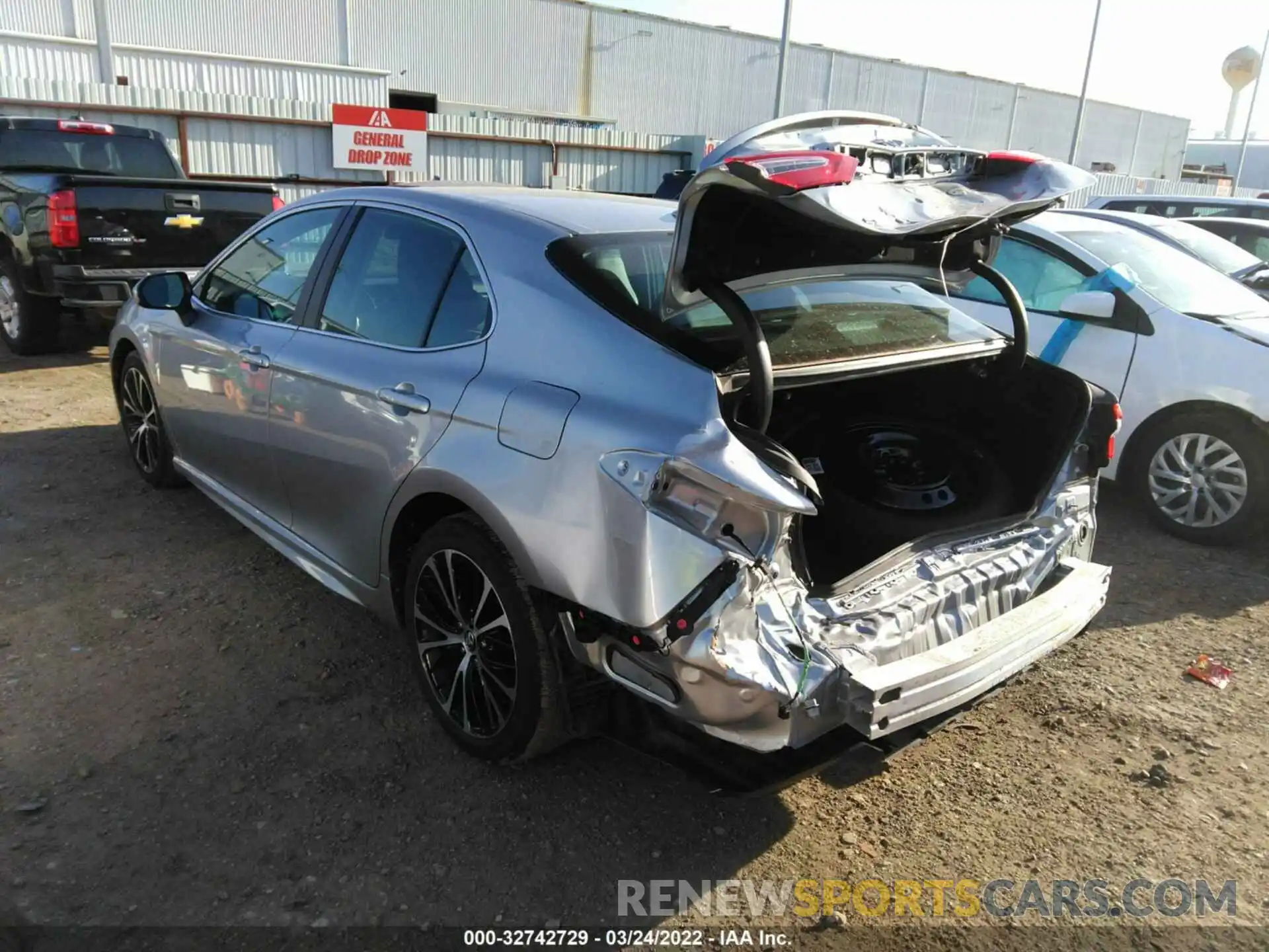 3 Photograph of a damaged car 4T1G11AK4LU323378 TOYOTA CAMRY 2020