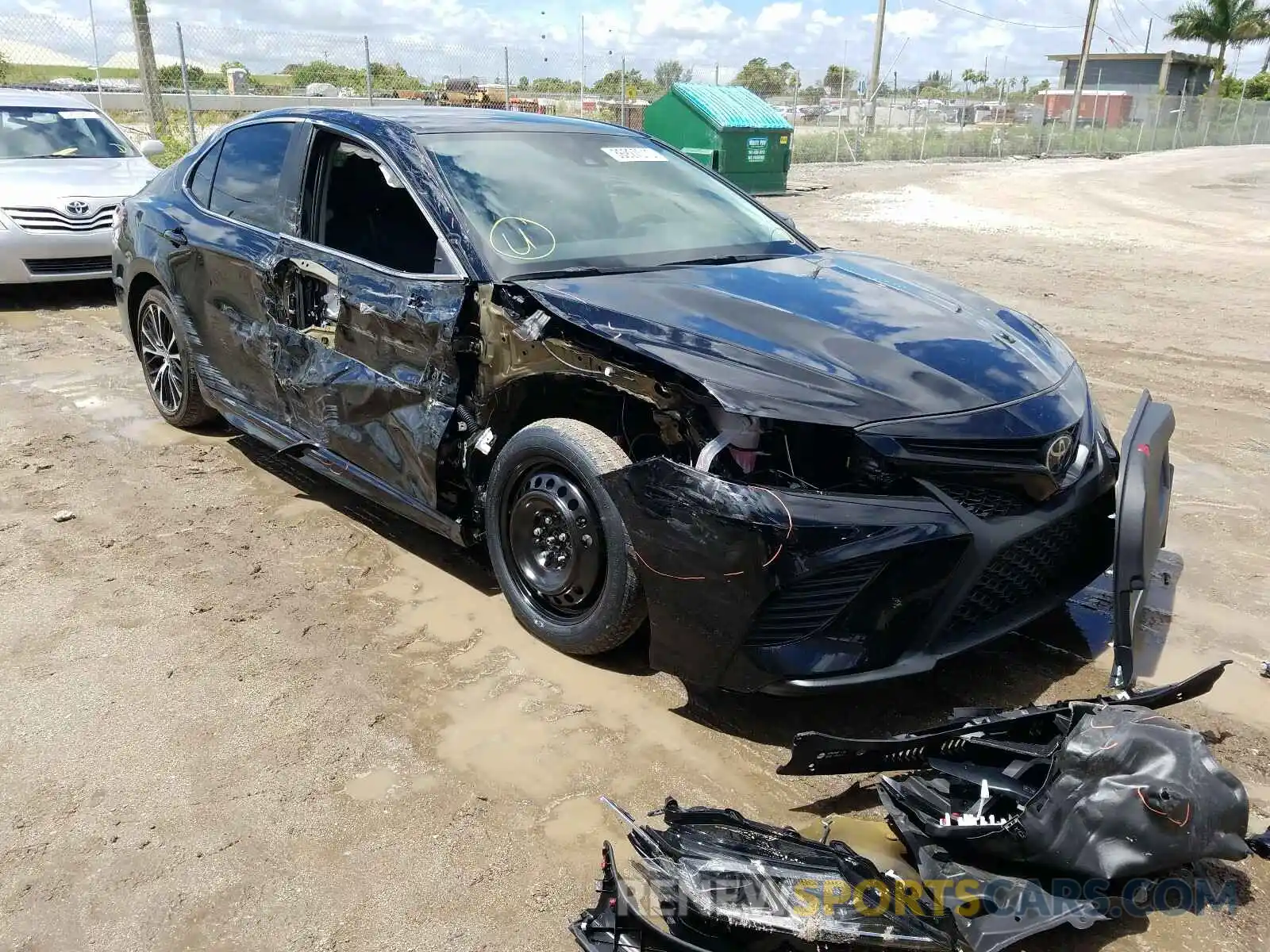 1 Photograph of a damaged car 4T1G11AK4LU324966 TOYOTA CAMRY 2020