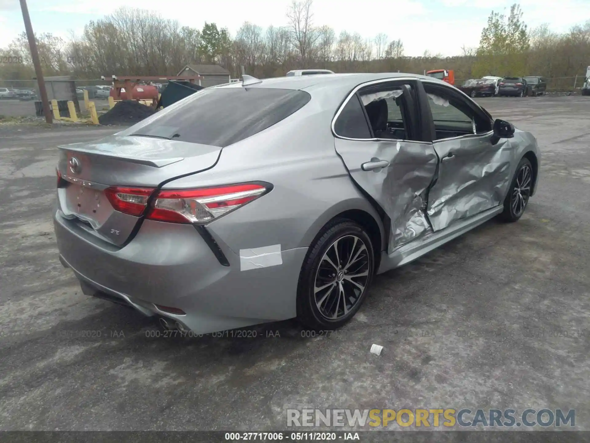 4 Photograph of a damaged car 4T1G11AK4LU325101 TOYOTA CAMRY 2020