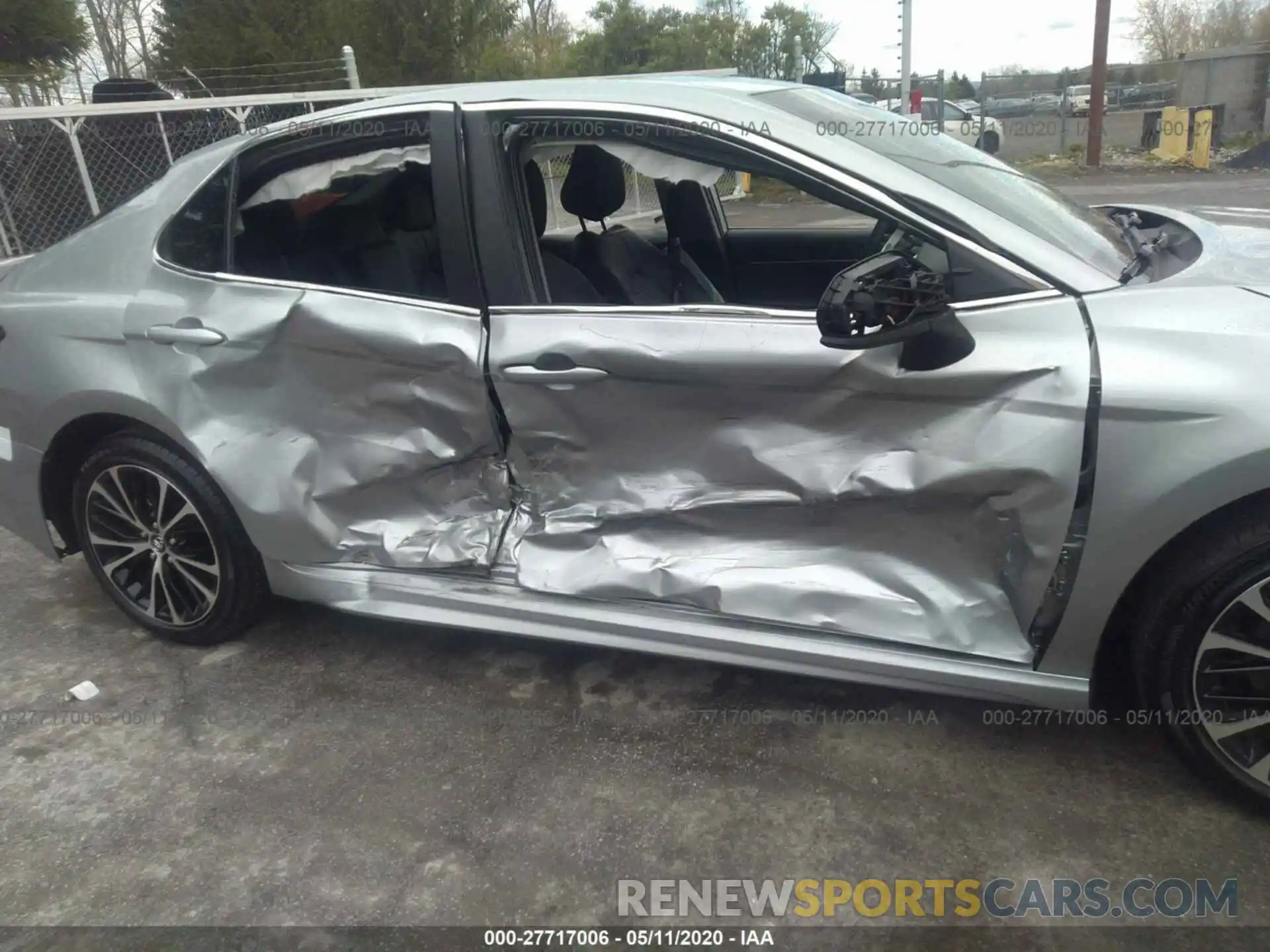 6 Photograph of a damaged car 4T1G11AK4LU325101 TOYOTA CAMRY 2020