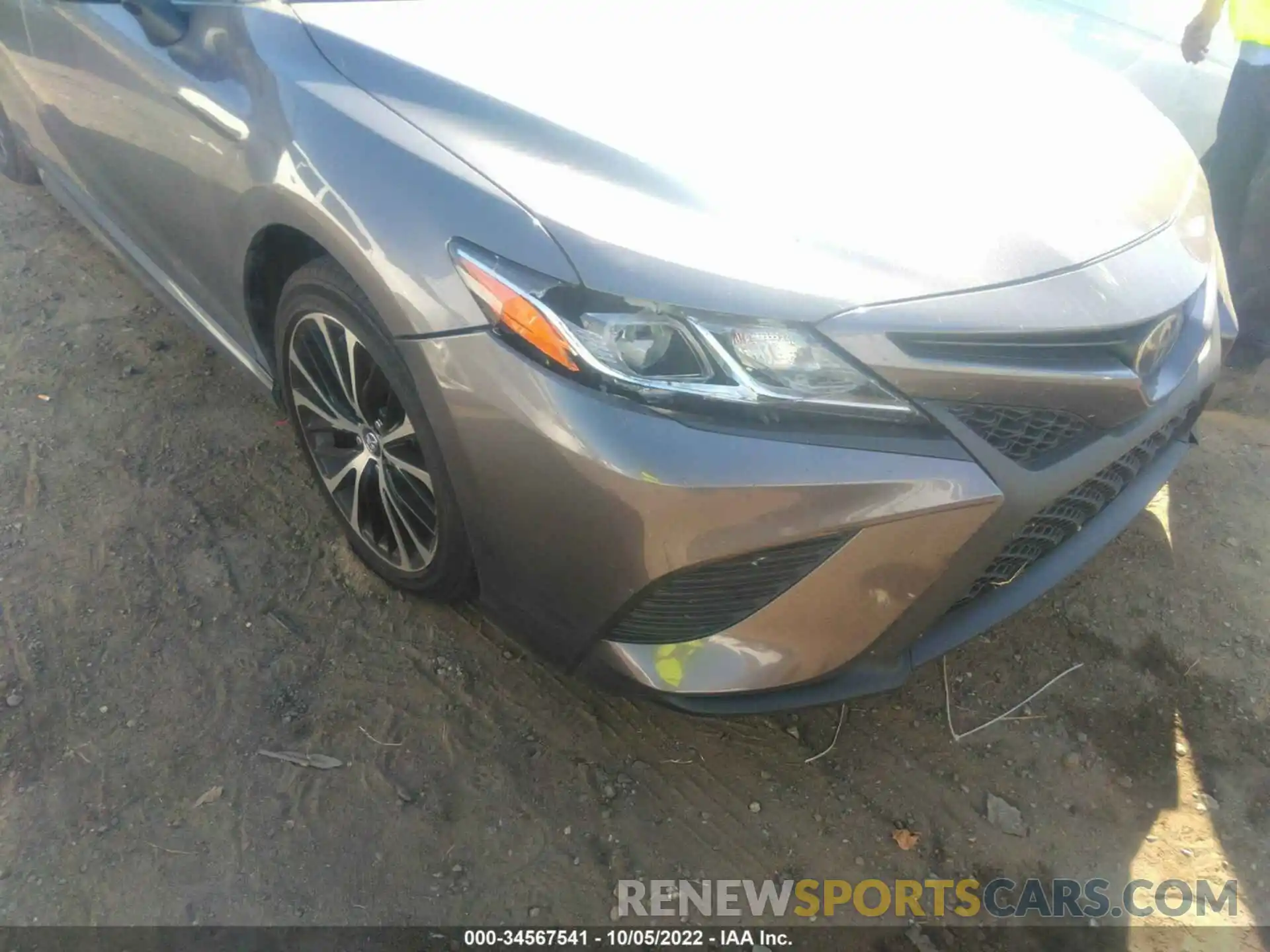 6 Photograph of a damaged car 4T1G11AK4LU328340 TOYOTA CAMRY 2020