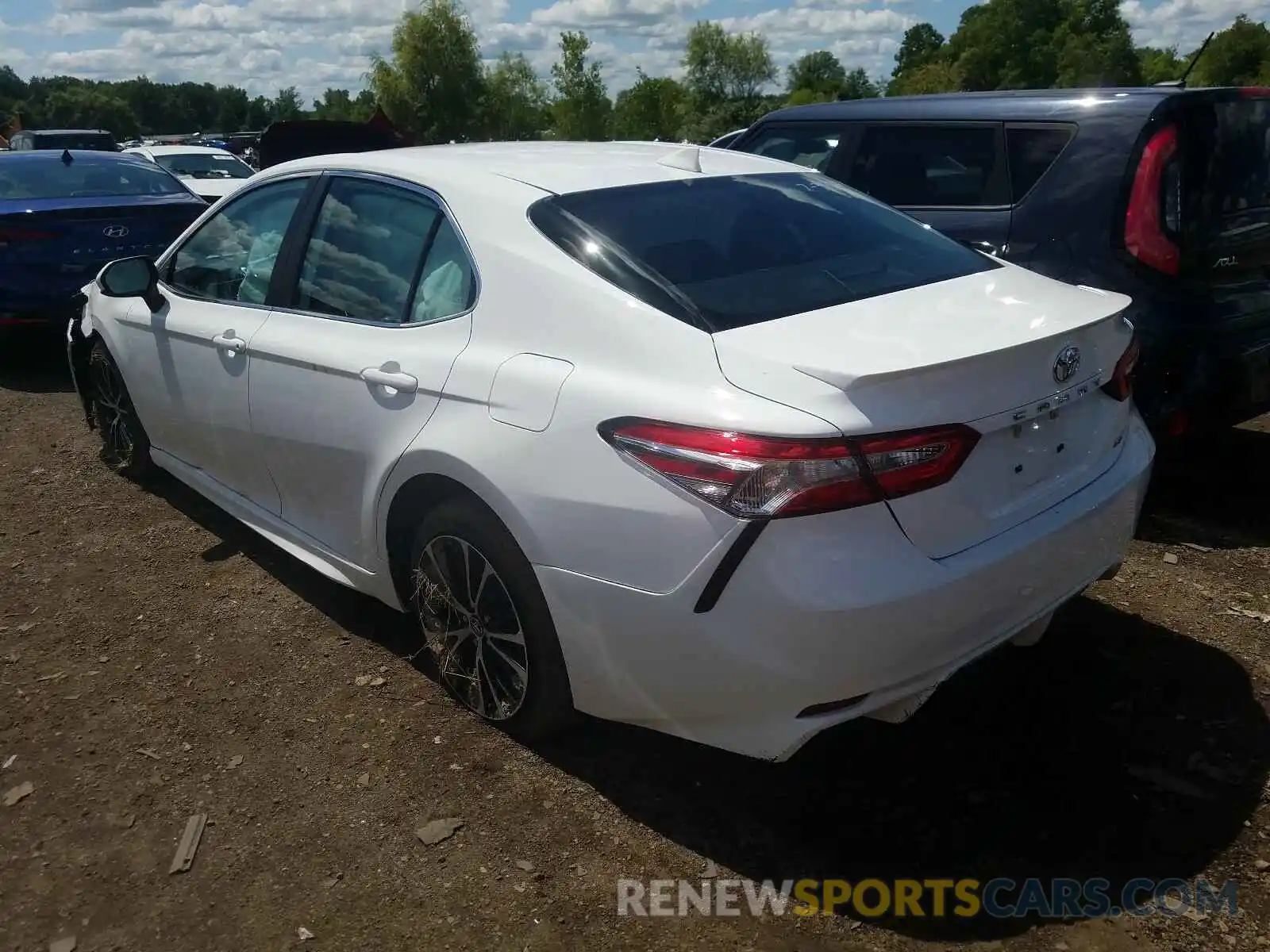 3 Photograph of a damaged car 4T1G11AK4LU334087 TOYOTA CAMRY 2020