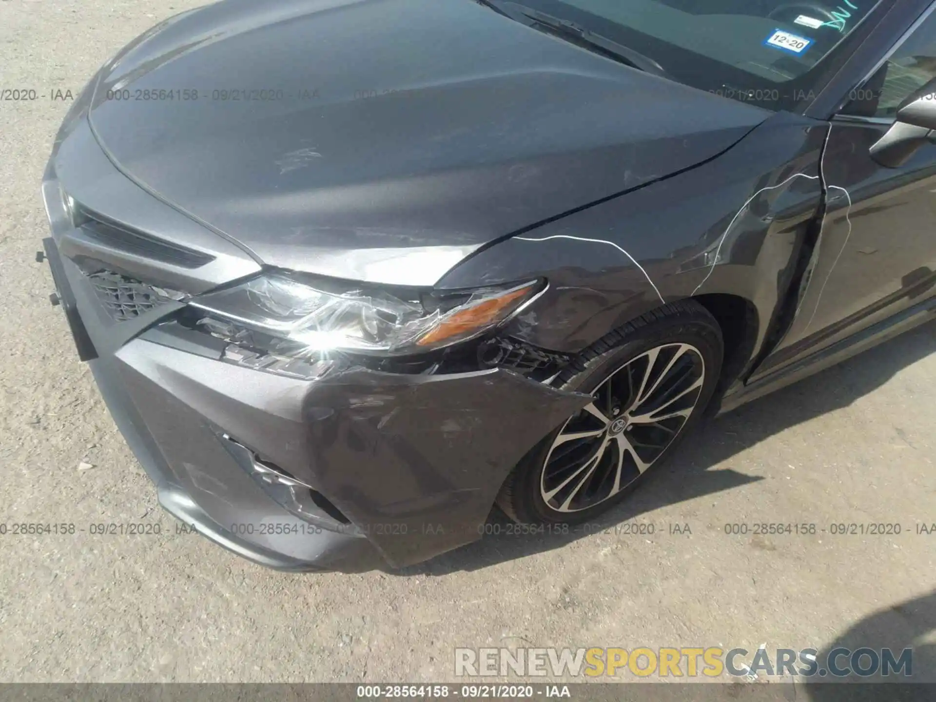 6 Photograph of a damaged car 4T1G11AK4LU336129 TOYOTA CAMRY 2020