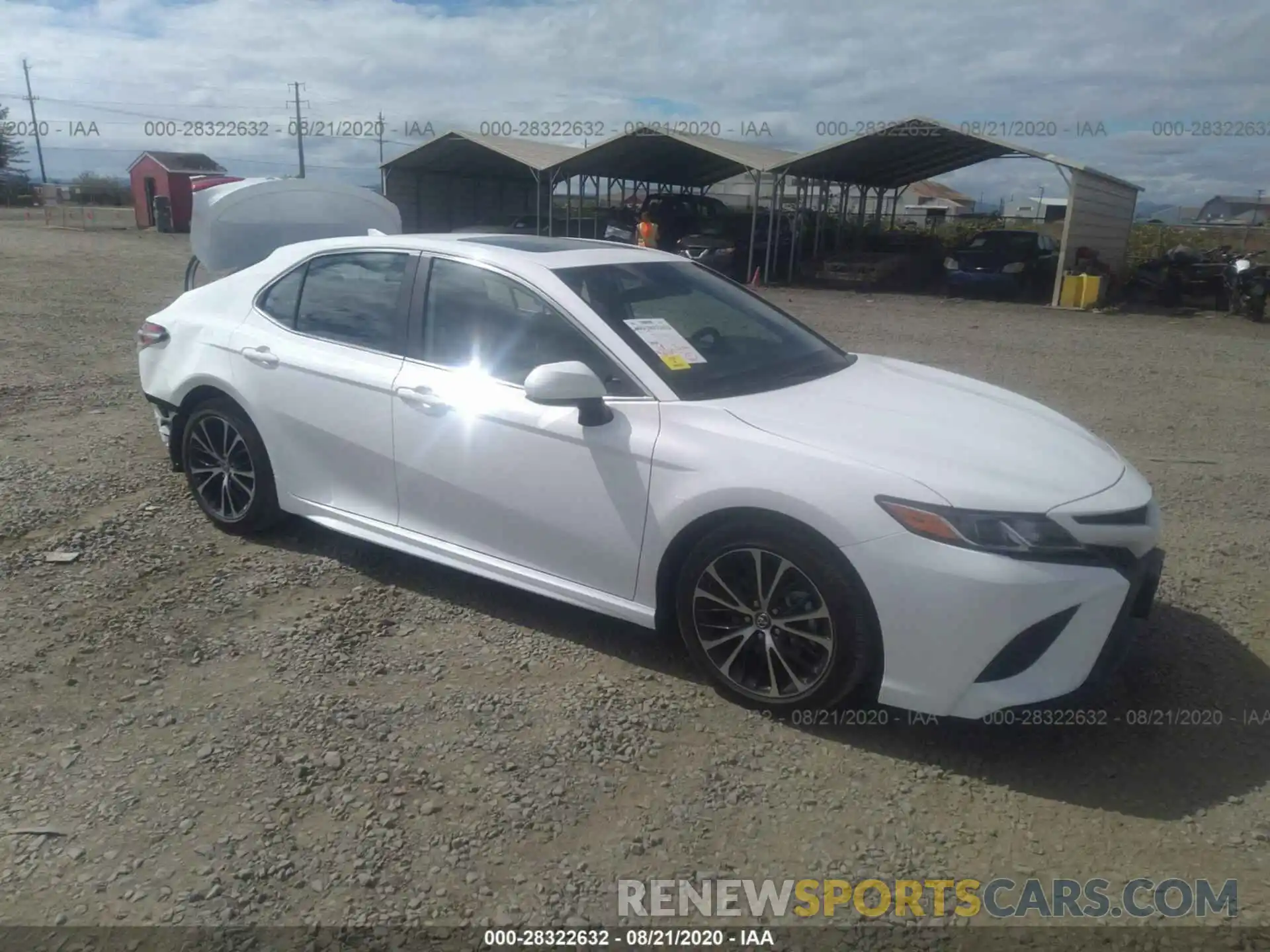 1 Photograph of a damaged car 4T1G11AK4LU340035 TOYOTA CAMRY 2020