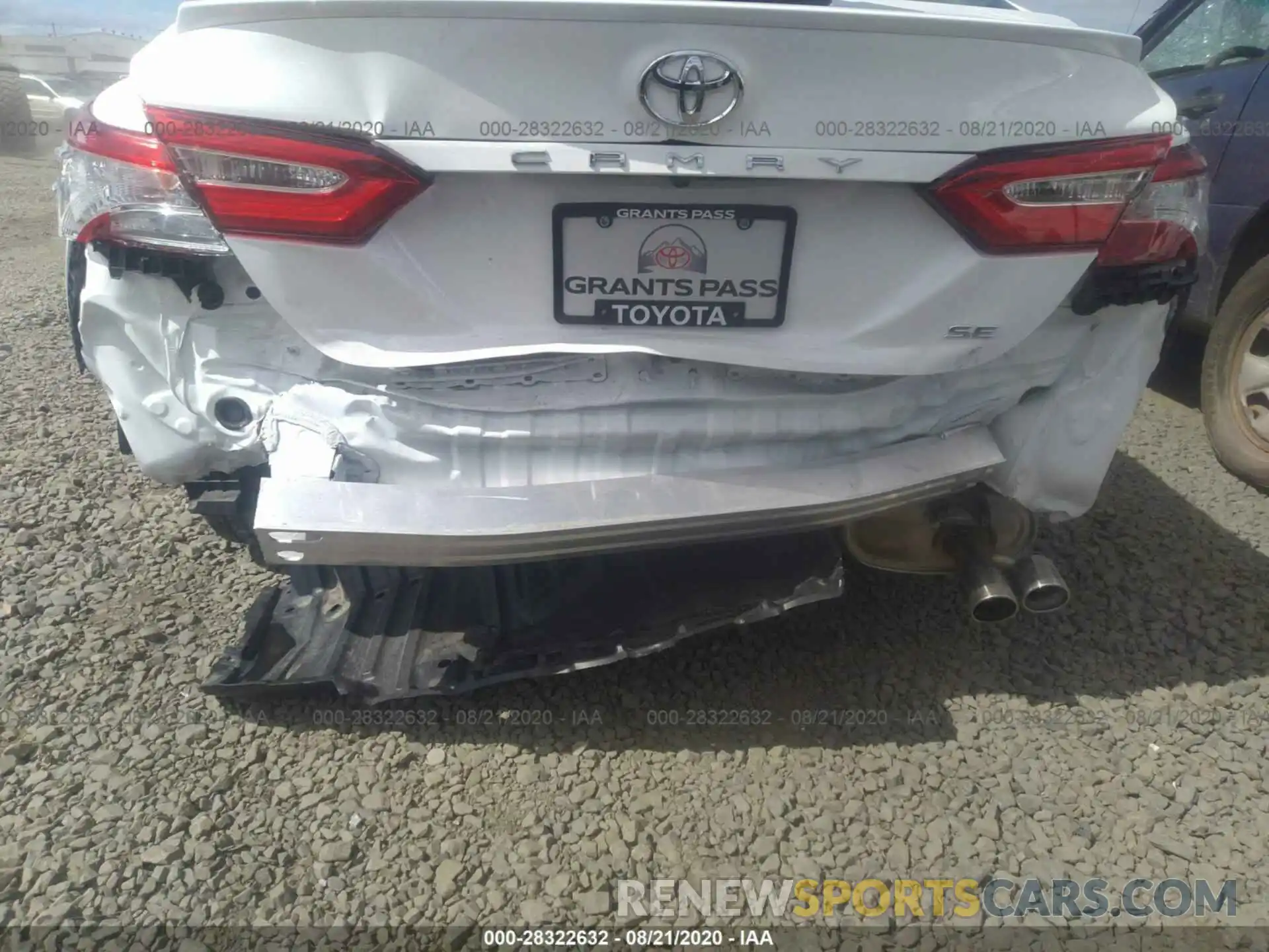 6 Photograph of a damaged car 4T1G11AK4LU340035 TOYOTA CAMRY 2020