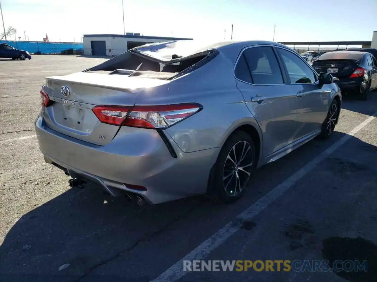 4 Photograph of a damaged car 4T1G11AK4LU340178 TOYOTA CAMRY 2020