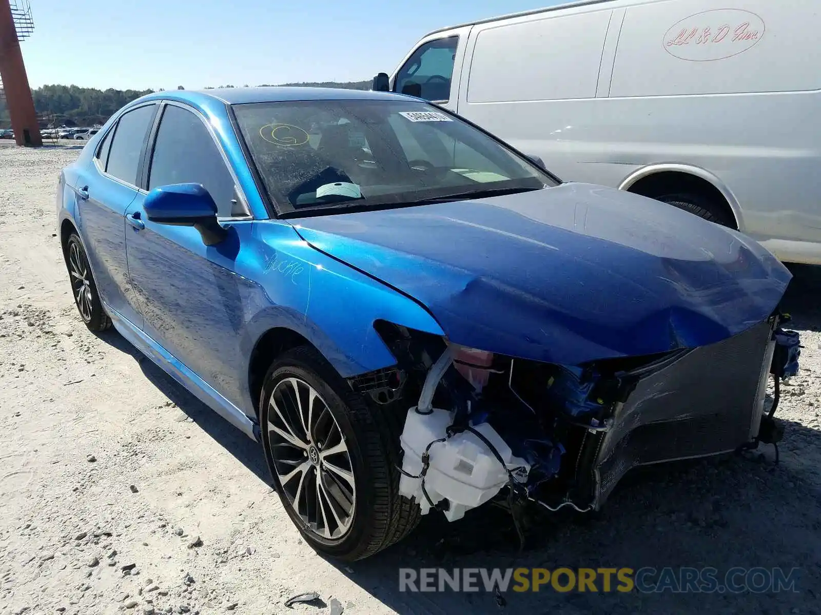 1 Photograph of a damaged car 4T1G11AK4LU340407 TOYOTA CAMRY 2020