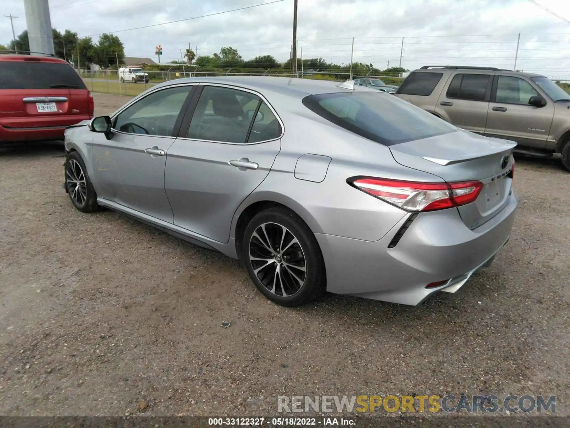 3 Photograph of a damaged car 4T1G11AK4LU341394 TOYOTA CAMRY 2020