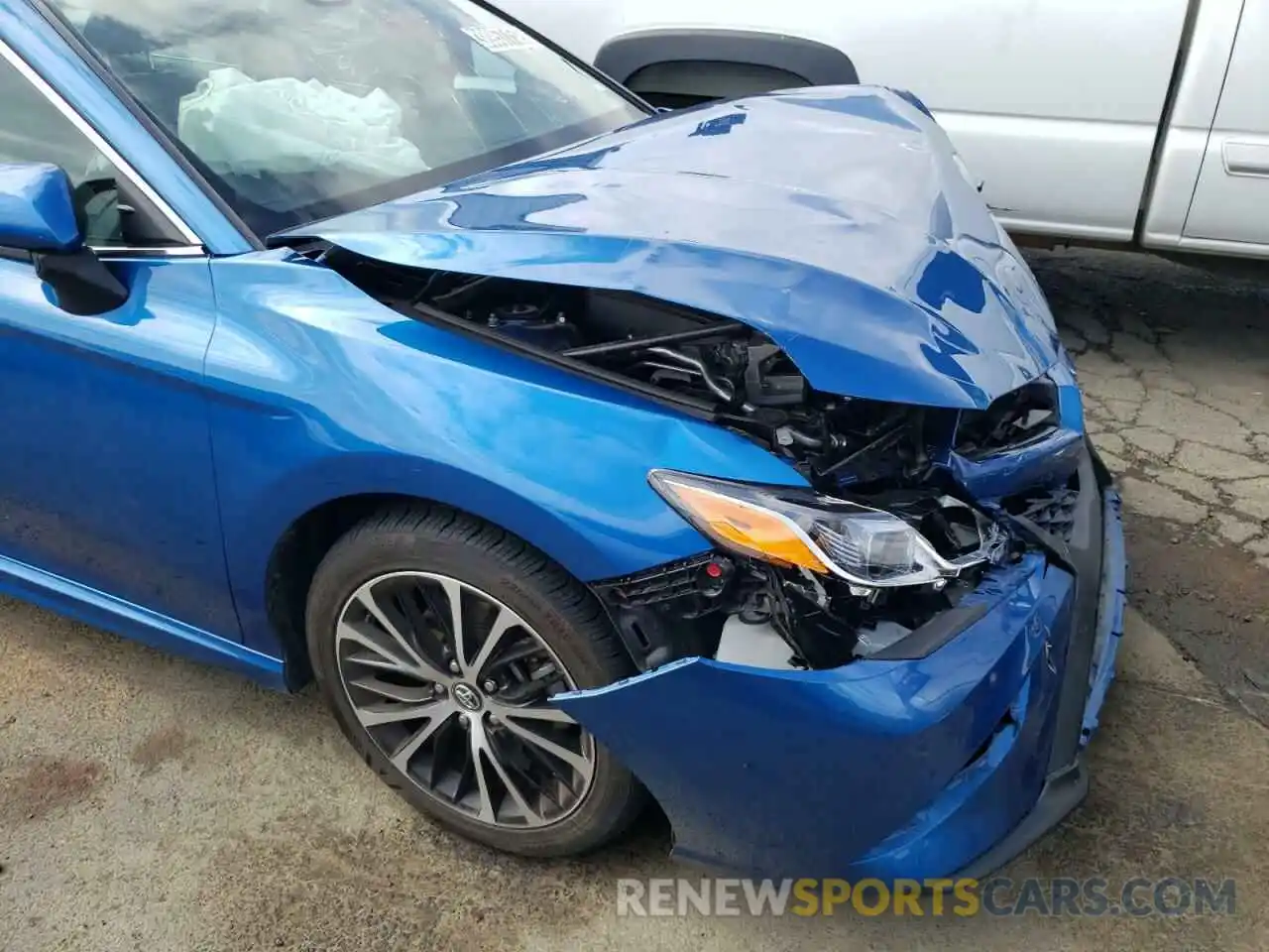 9 Photograph of a damaged car 4T1G11AK4LU347471 TOYOTA CAMRY 2020