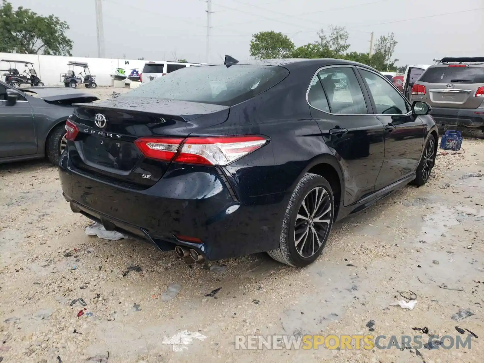 4 Photograph of a damaged car 4T1G11AK4LU349768 TOYOTA CAMRY 2020