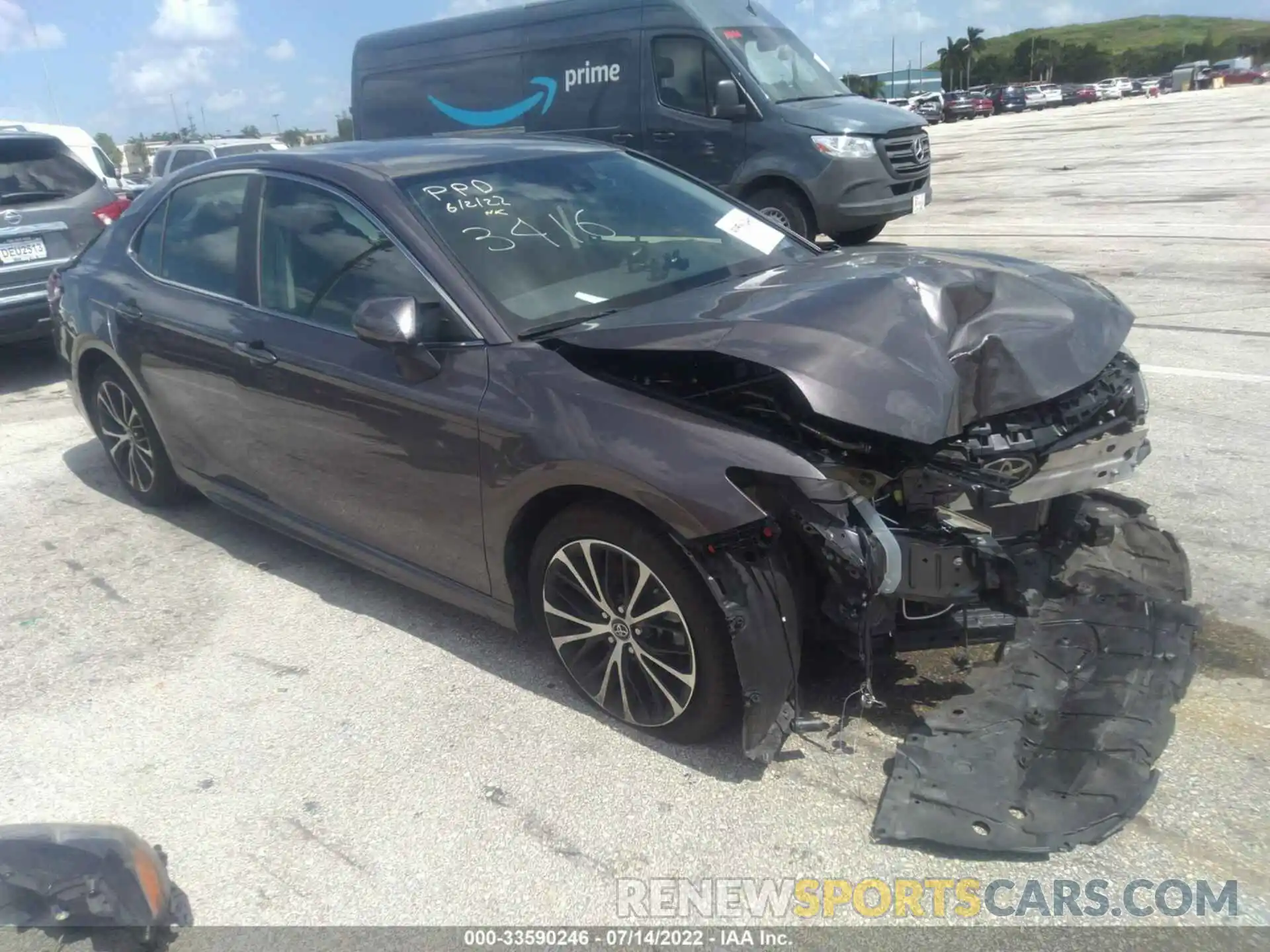 1 Photograph of a damaged car 4T1G11AK4LU353416 TOYOTA CAMRY 2020