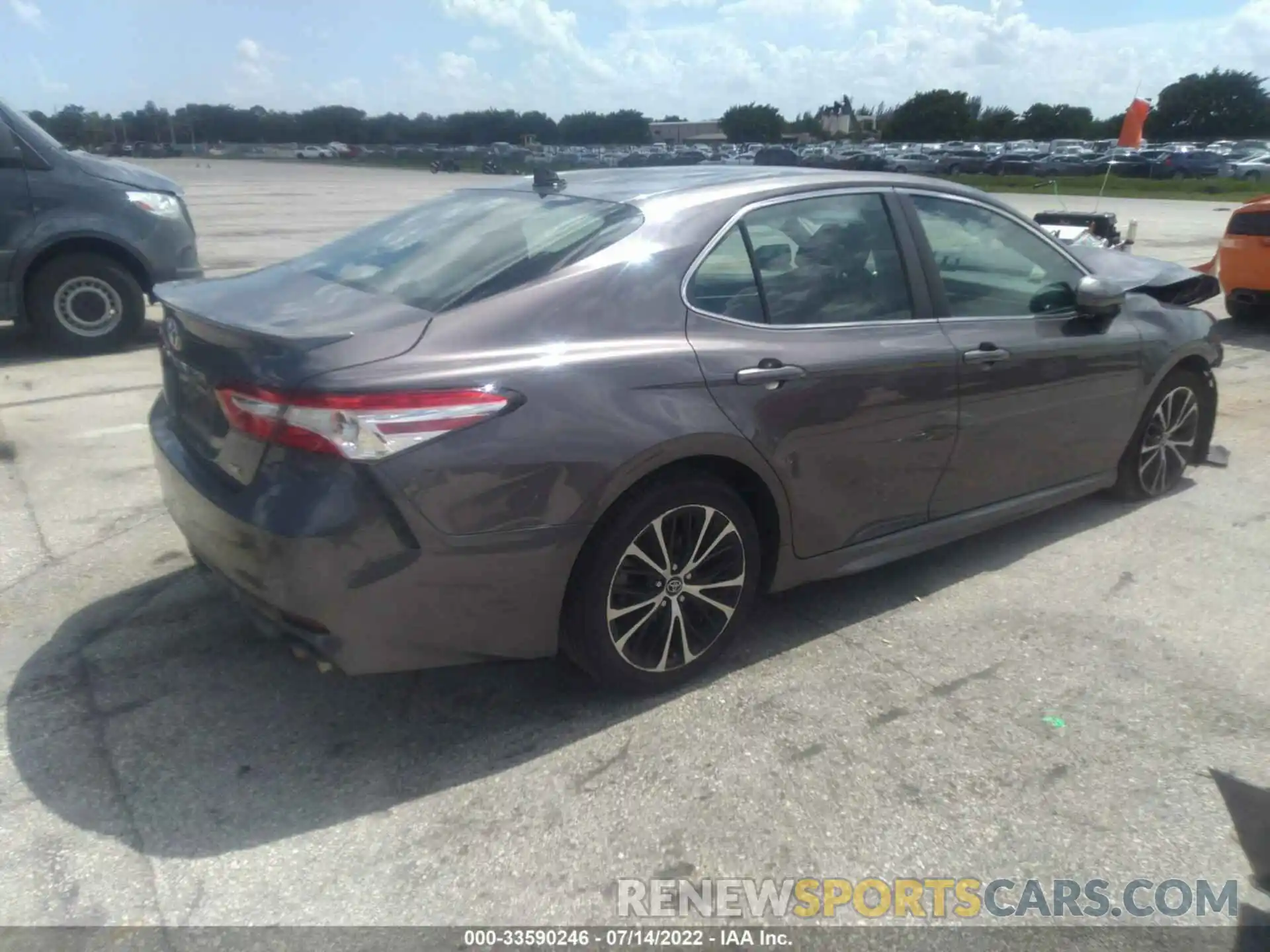 4 Photograph of a damaged car 4T1G11AK4LU353416 TOYOTA CAMRY 2020