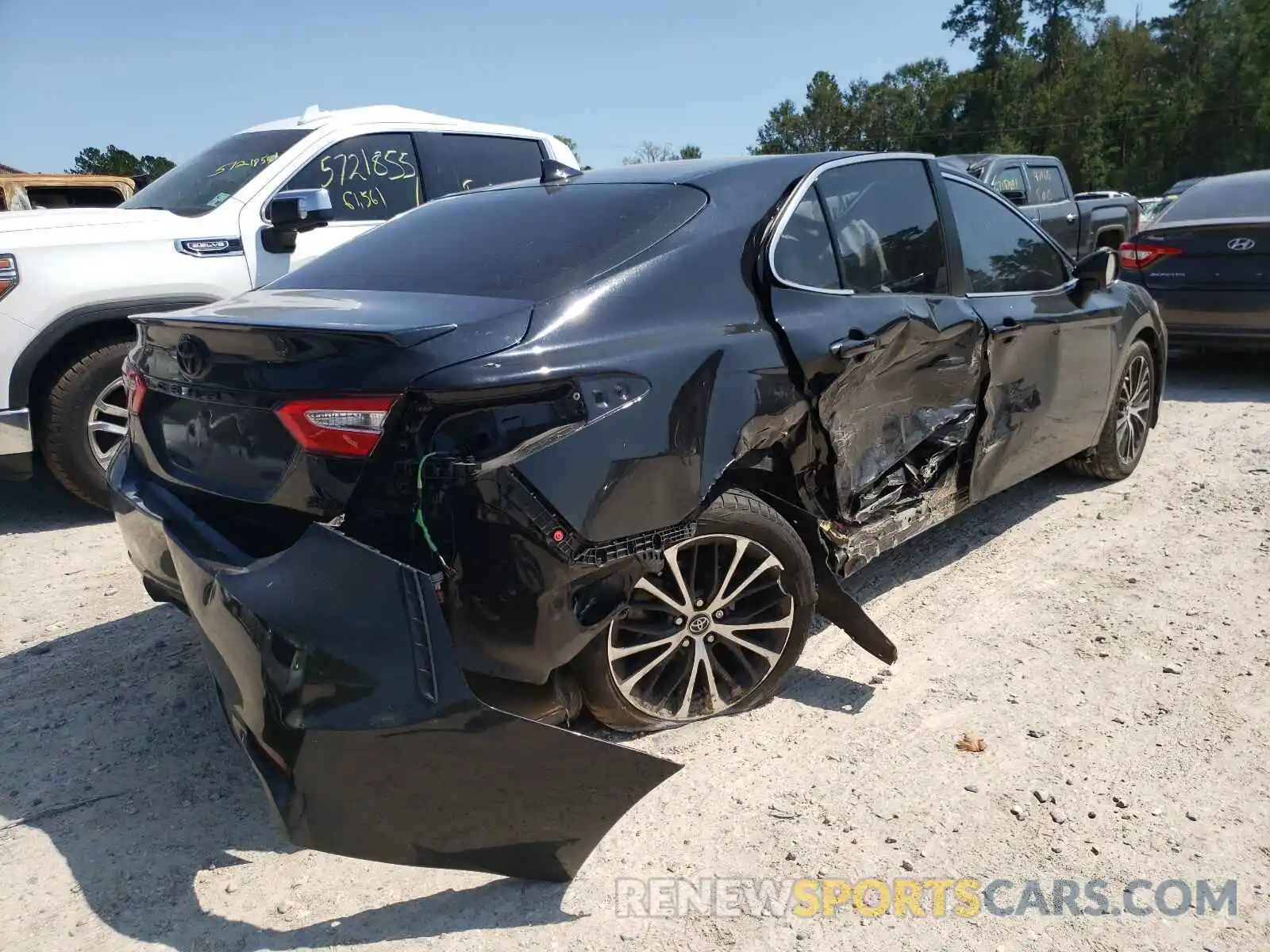 4 Photograph of a damaged car 4T1G11AK4LU353948 TOYOTA CAMRY 2020