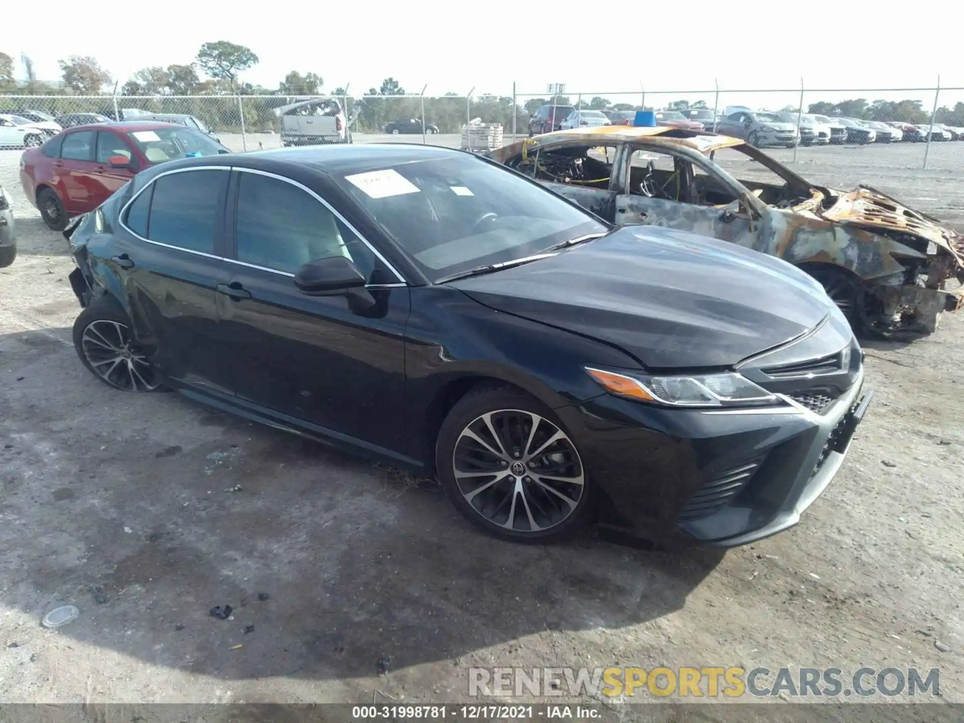 1 Photograph of a damaged car 4T1G11AK4LU365789 TOYOTA CAMRY 2020