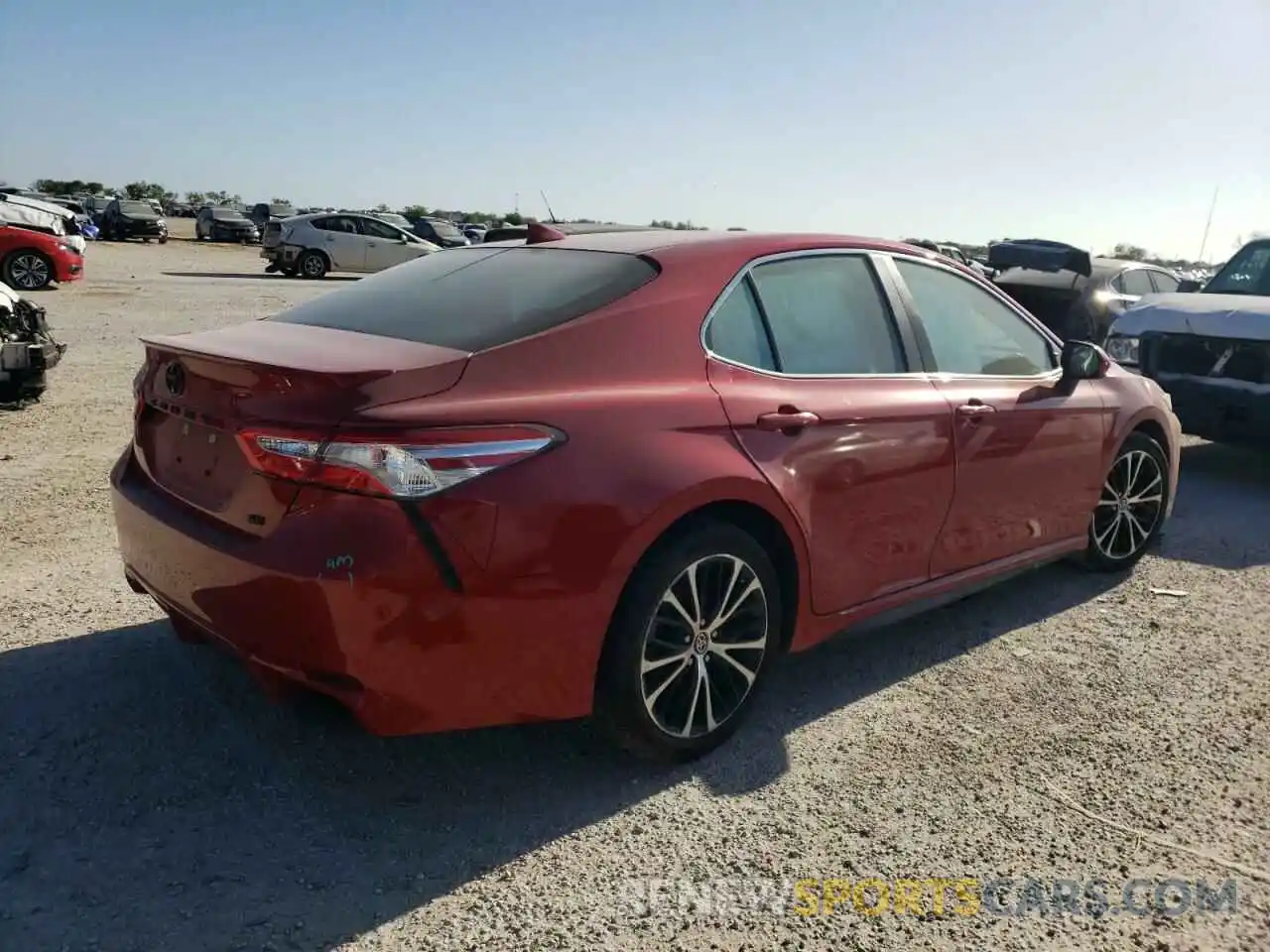 4 Photograph of a damaged car 4T1G11AK4LU386352 TOYOTA CAMRY 2020