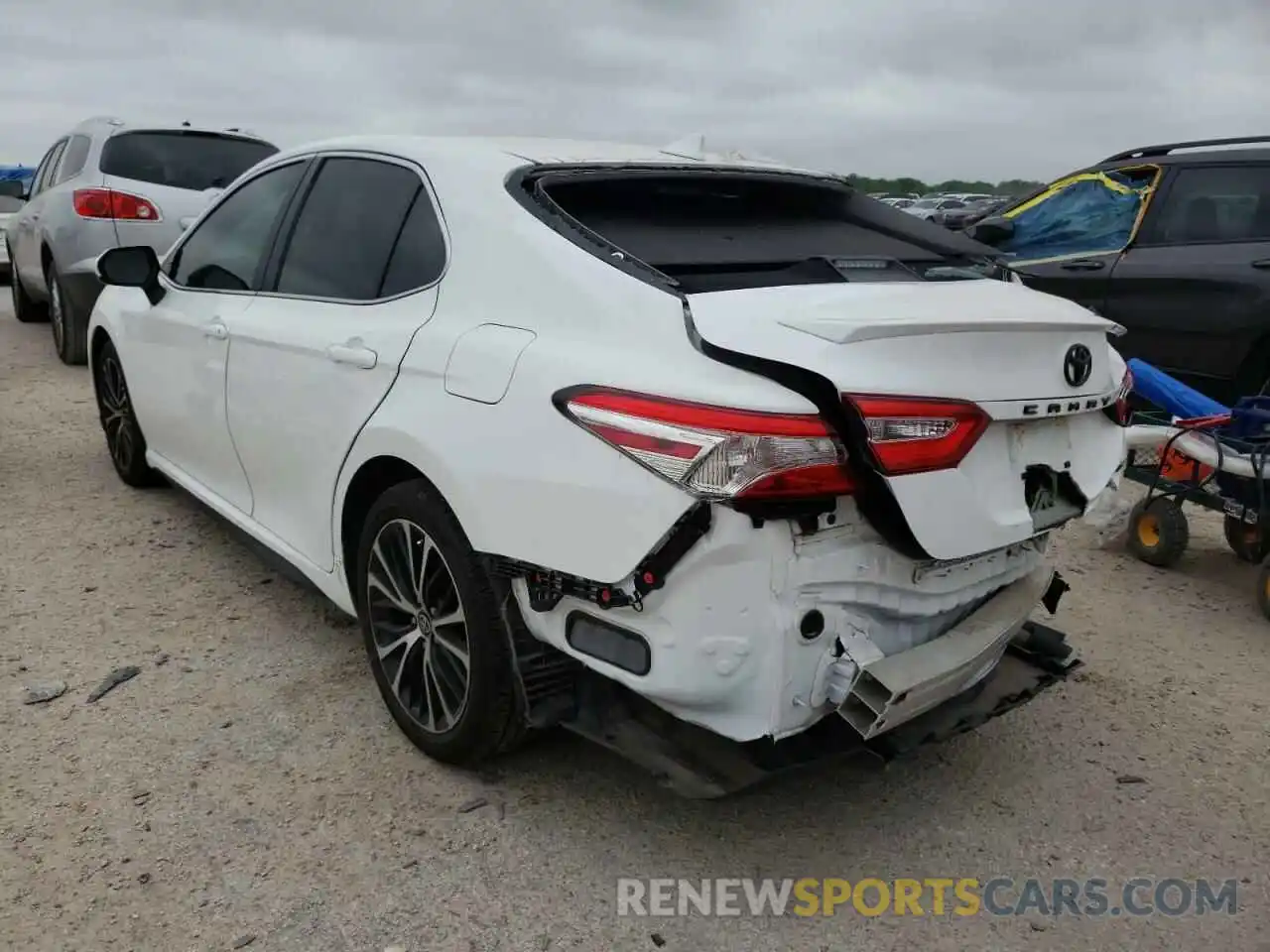 3 Photograph of a damaged car 4T1G11AK4LU386609 TOYOTA CAMRY 2020