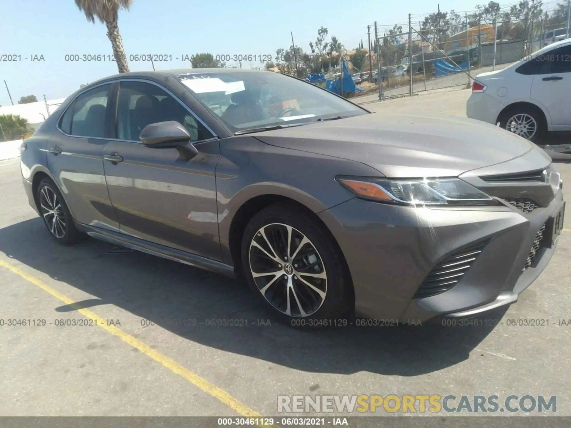 1 Photograph of a damaged car 4T1G11AK4LU392135 TOYOTA CAMRY 2020