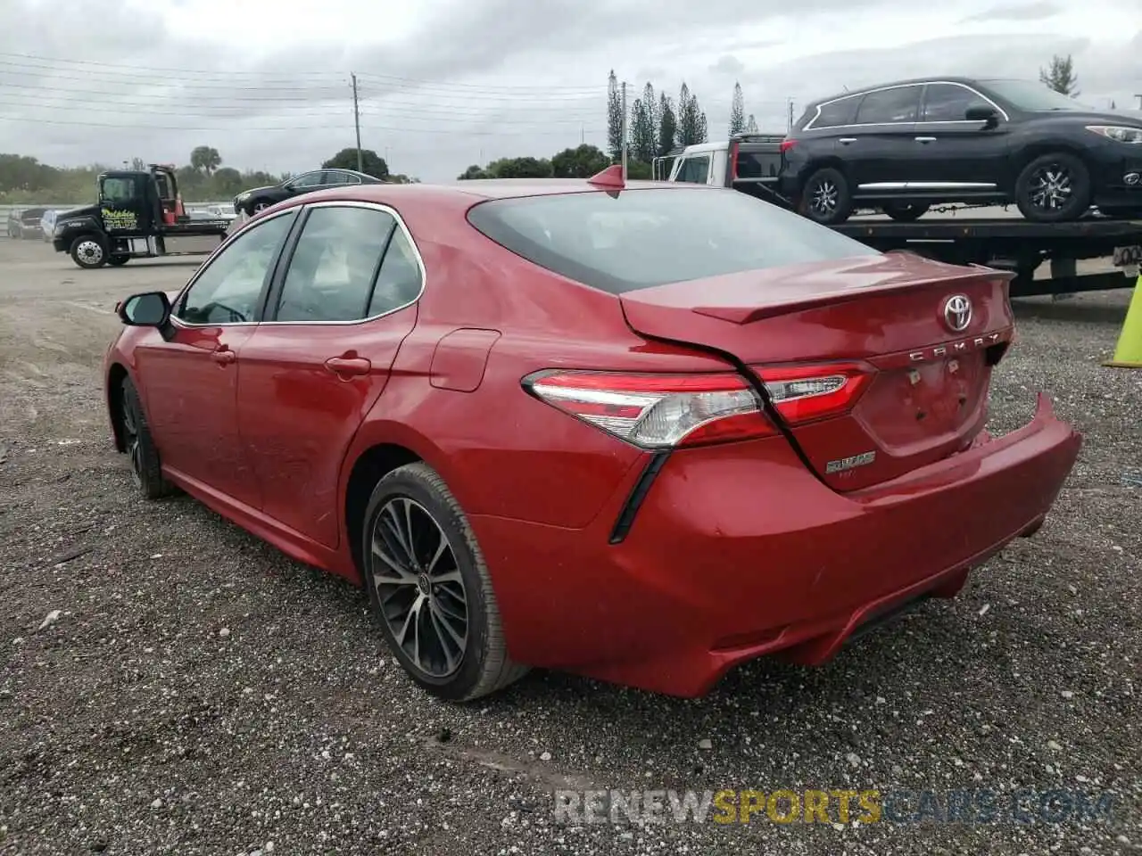 3 Photograph of a damaged car 4T1G11AK4LU400394 TOYOTA CAMRY 2020