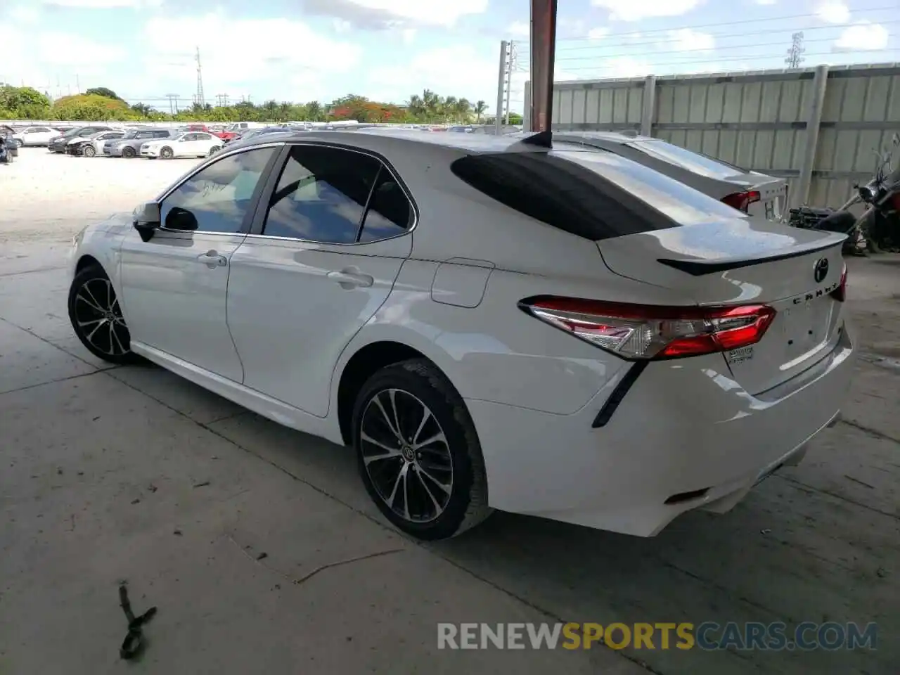 3 Photograph of a damaged car 4T1G11AK4LU402310 TOYOTA CAMRY 2020