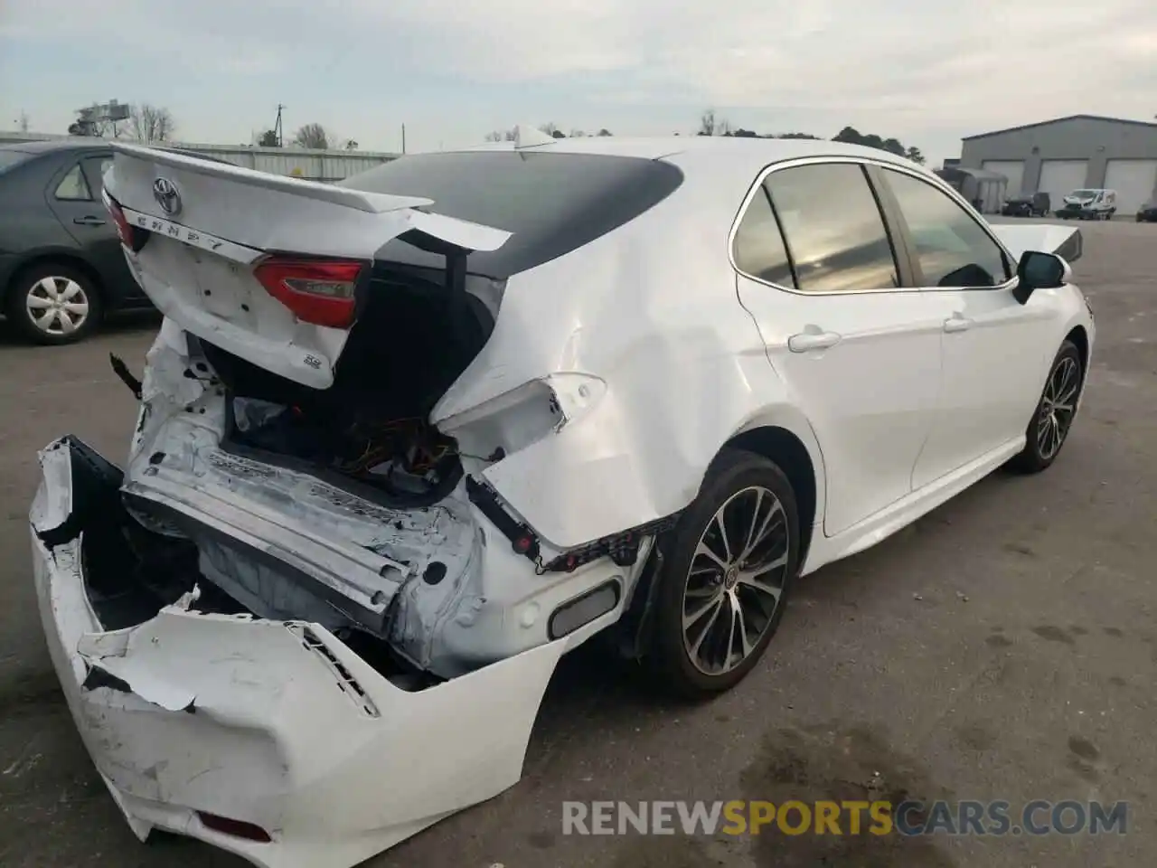 4 Photograph of a damaged car 4T1G11AK4LU501175 TOYOTA CAMRY 2020