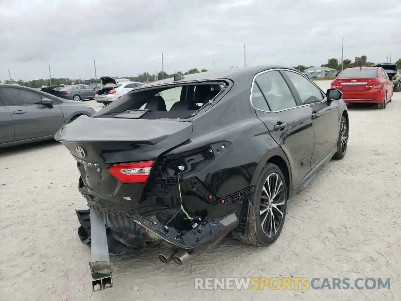 4 Photograph of a damaged car 4T1G11AK4LU505615 TOYOTA CAMRY 2020