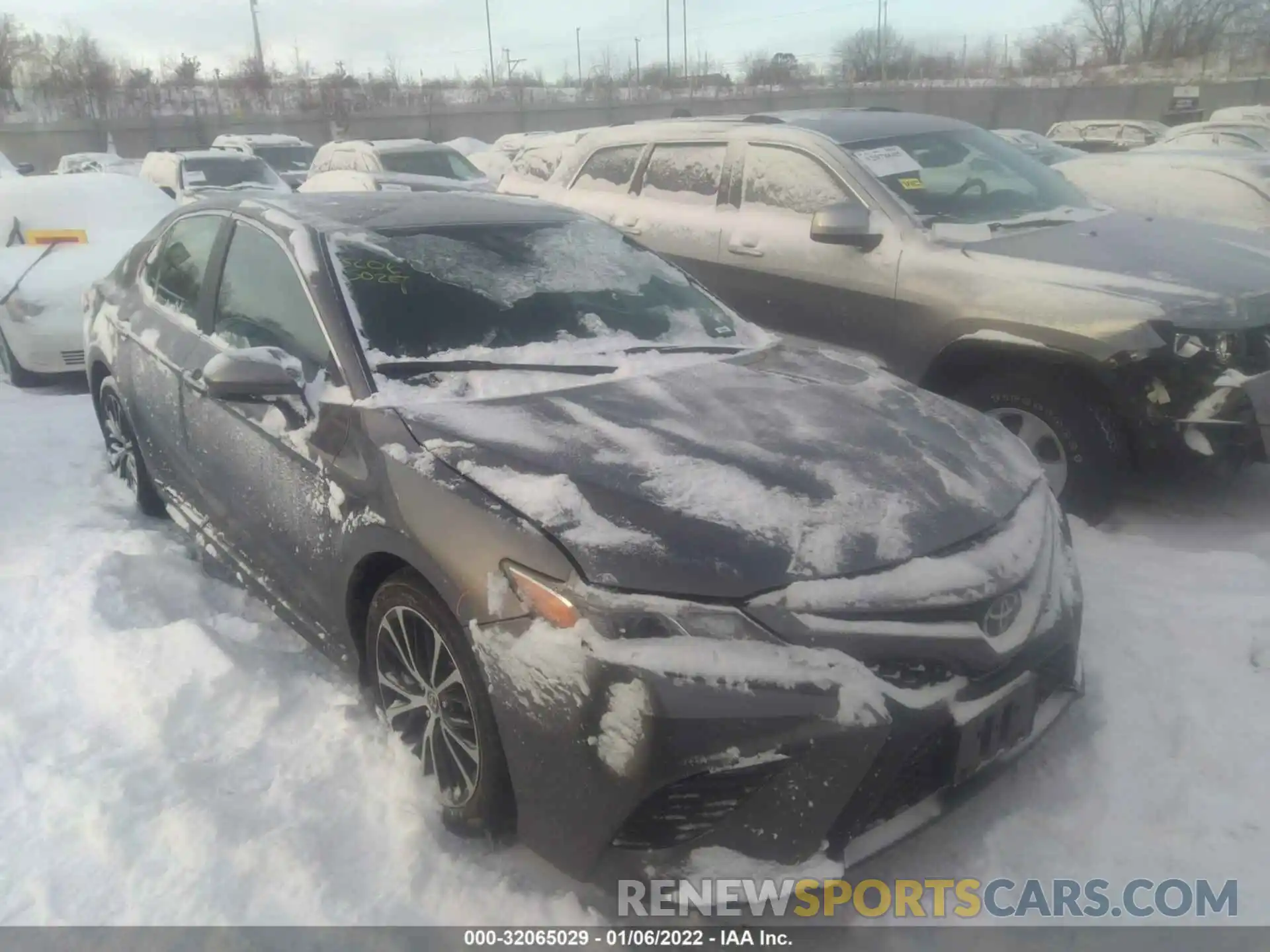 1 Photograph of a damaged car 4T1G11AK4LU507476 TOYOTA CAMRY 2020