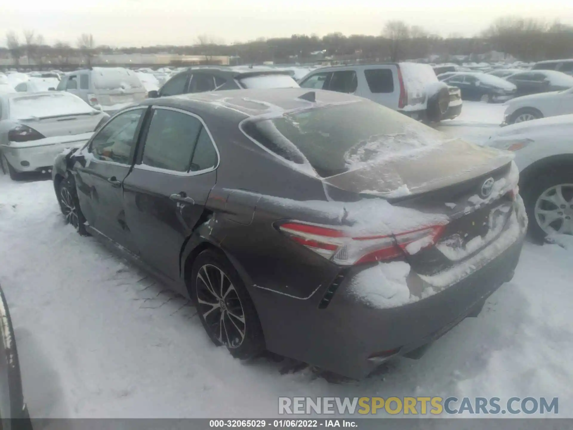 3 Photograph of a damaged car 4T1G11AK4LU507476 TOYOTA CAMRY 2020