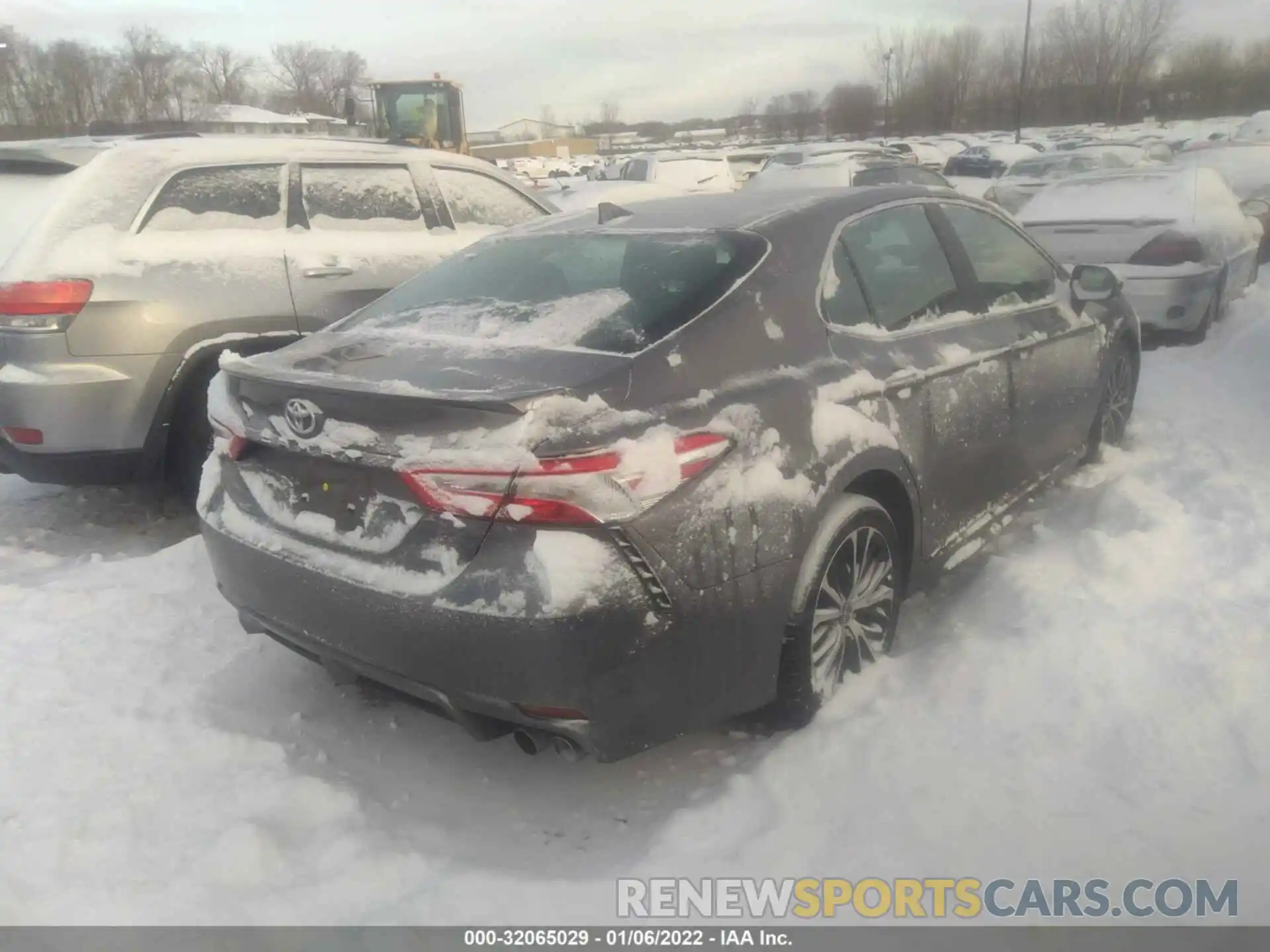 4 Photograph of a damaged car 4T1G11AK4LU507476 TOYOTA CAMRY 2020