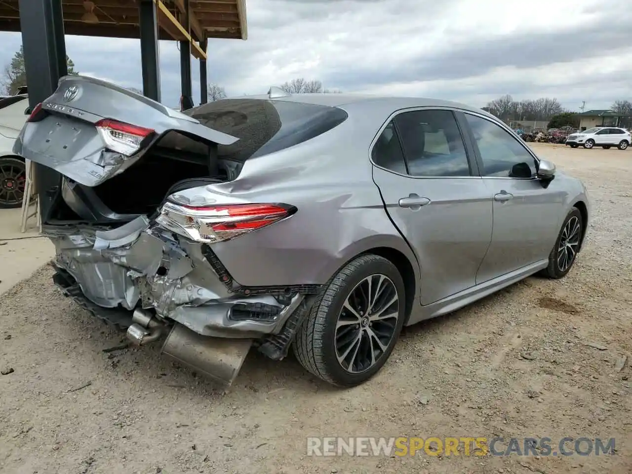 3 Photograph of a damaged car 4T1G11AK4LU869064 TOYOTA CAMRY 2020