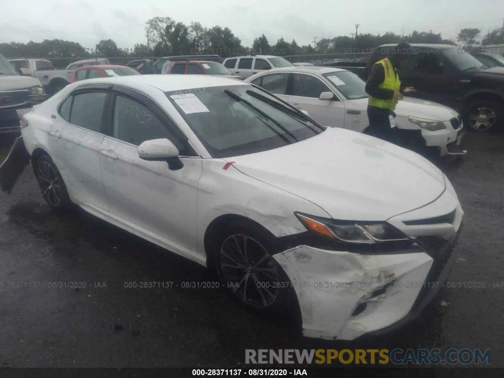 1 Photograph of a damaged car 4T1G11AK4LU869405 TOYOTA CAMRY 2020