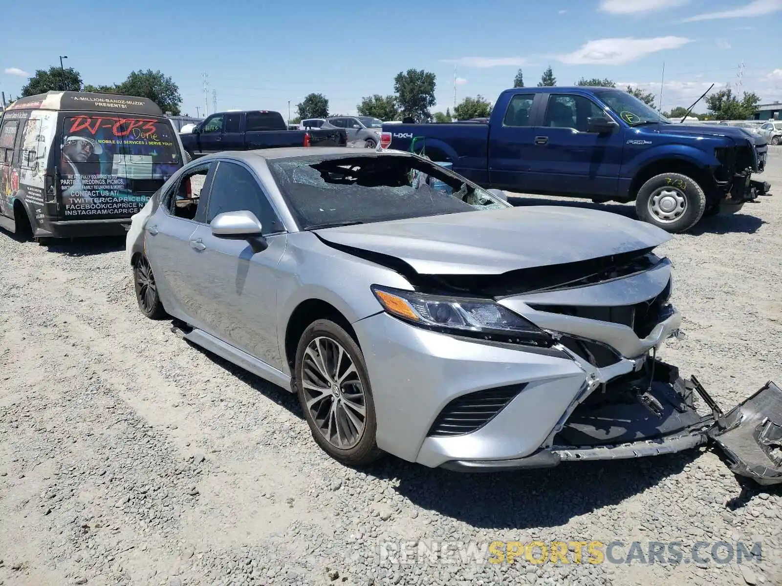 1 Photograph of a damaged car 4T1G11AK4LU873020 TOYOTA CAMRY 2020