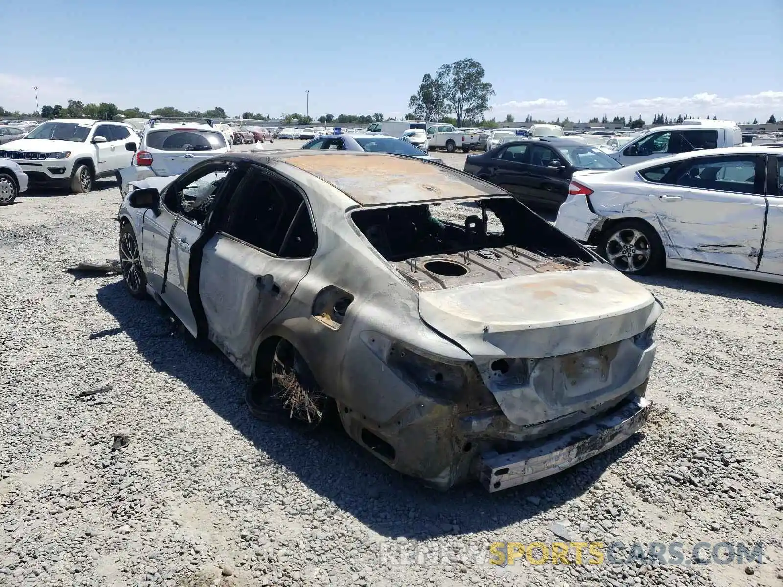 3 Photograph of a damaged car 4T1G11AK4LU873020 TOYOTA CAMRY 2020