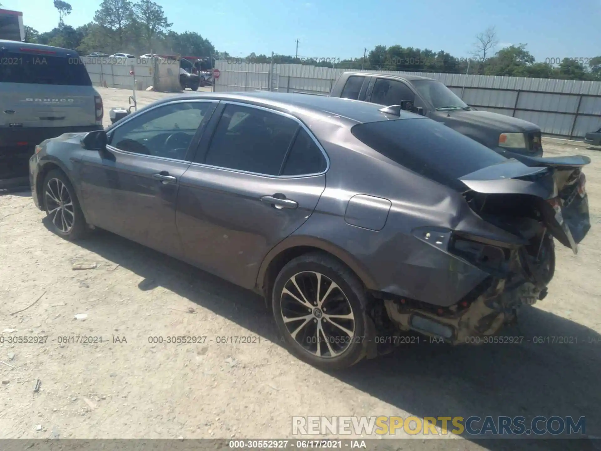 3 Photograph of a damaged car 4T1G11AK4LU877942 TOYOTA CAMRY 2020