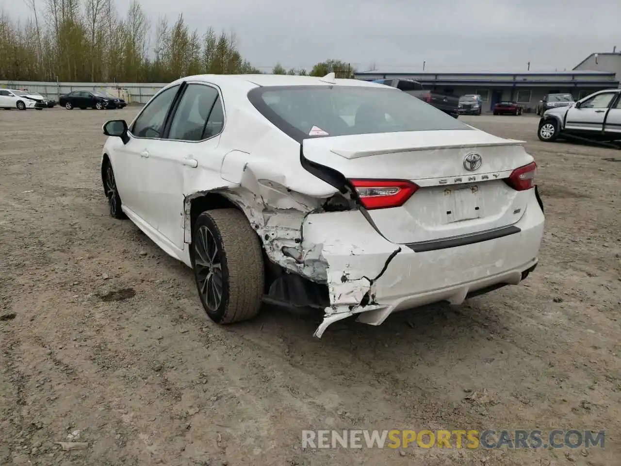 3 Photograph of a damaged car 4T1G11AK4LU879738 TOYOTA CAMRY 2020