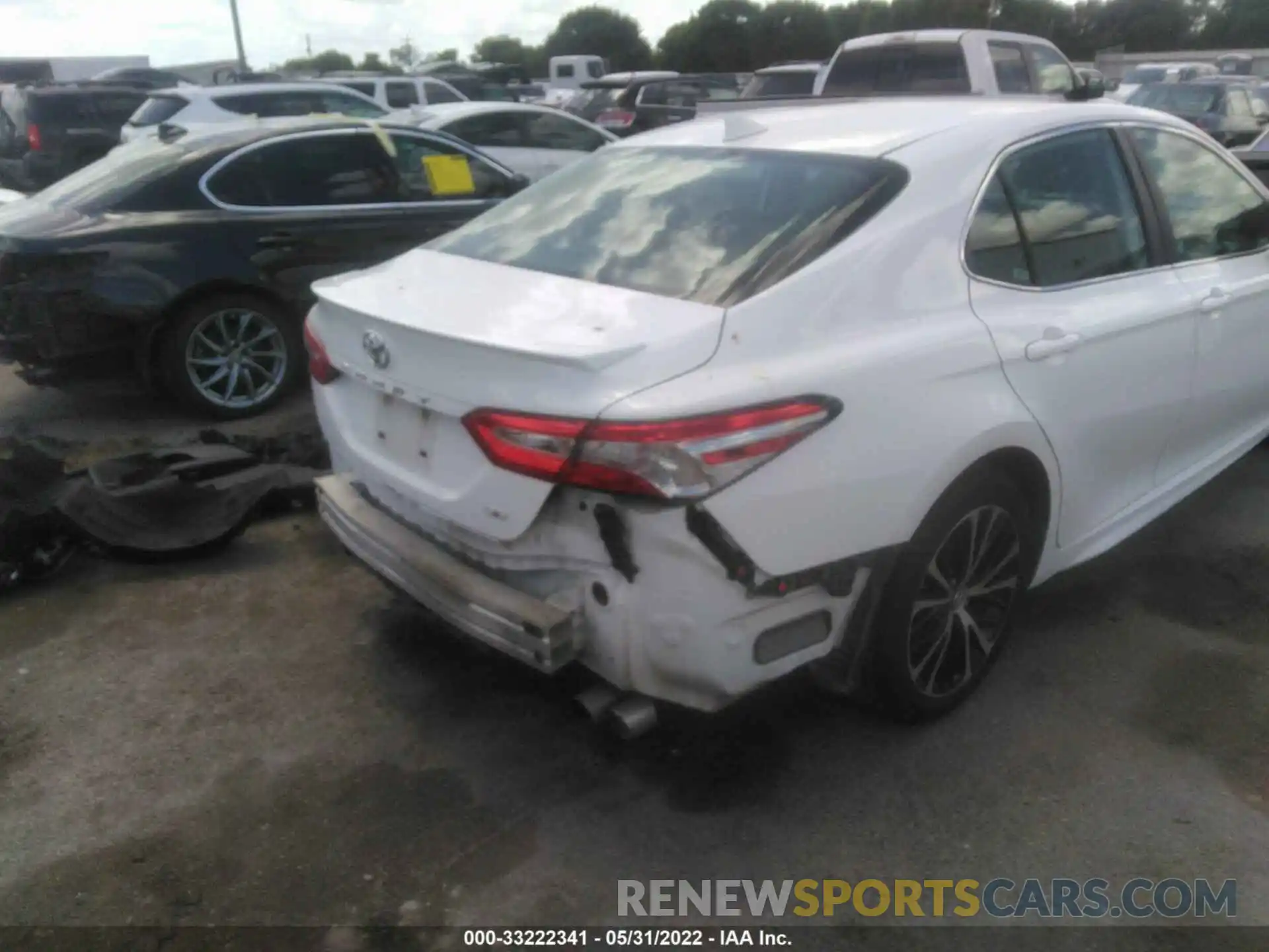 6 Photograph of a damaged car 4T1G11AK4LU888276 TOYOTA CAMRY 2020