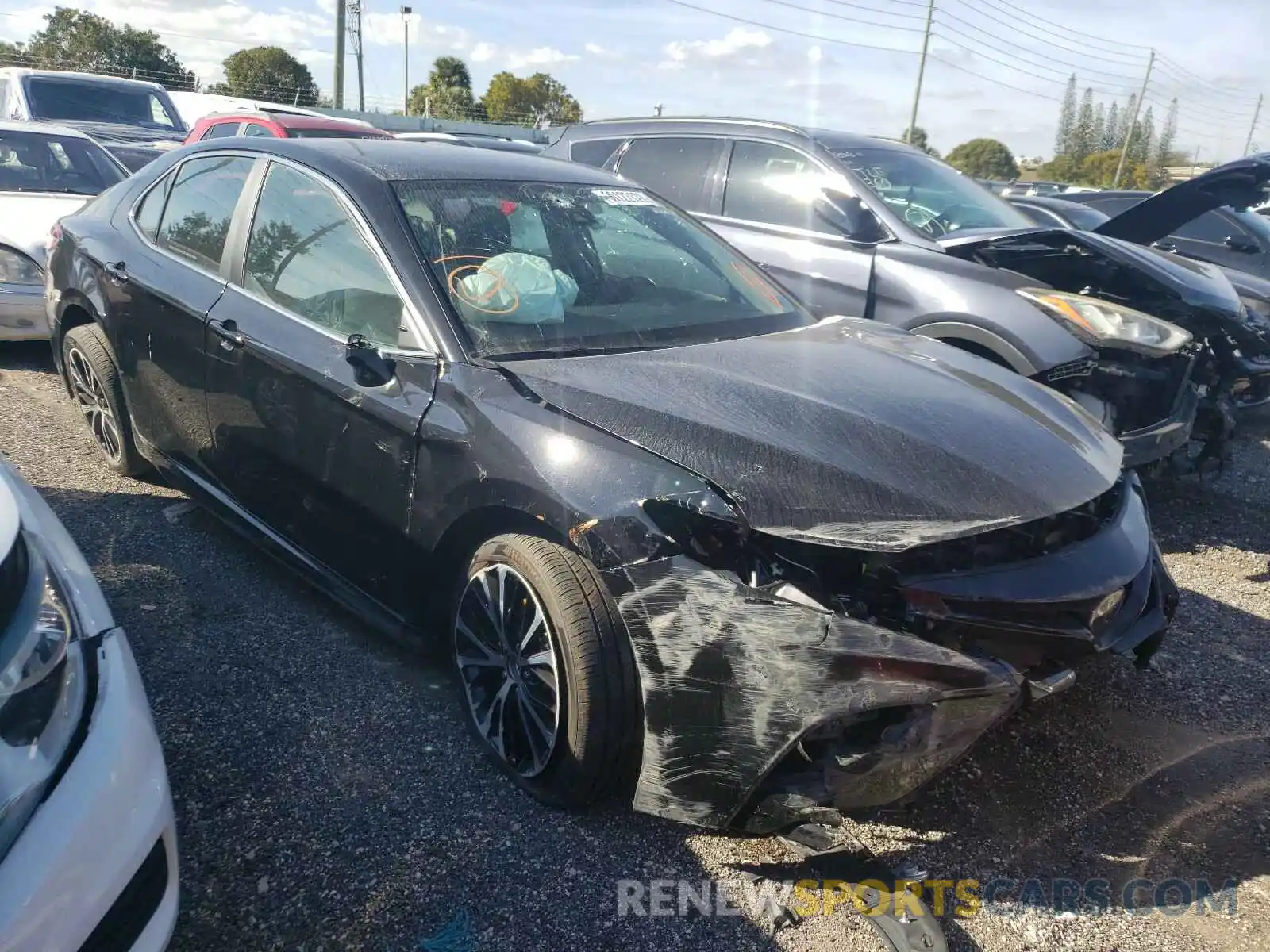 1 Photograph of a damaged car 4T1G11AK4LU891646 TOYOTA CAMRY 2020