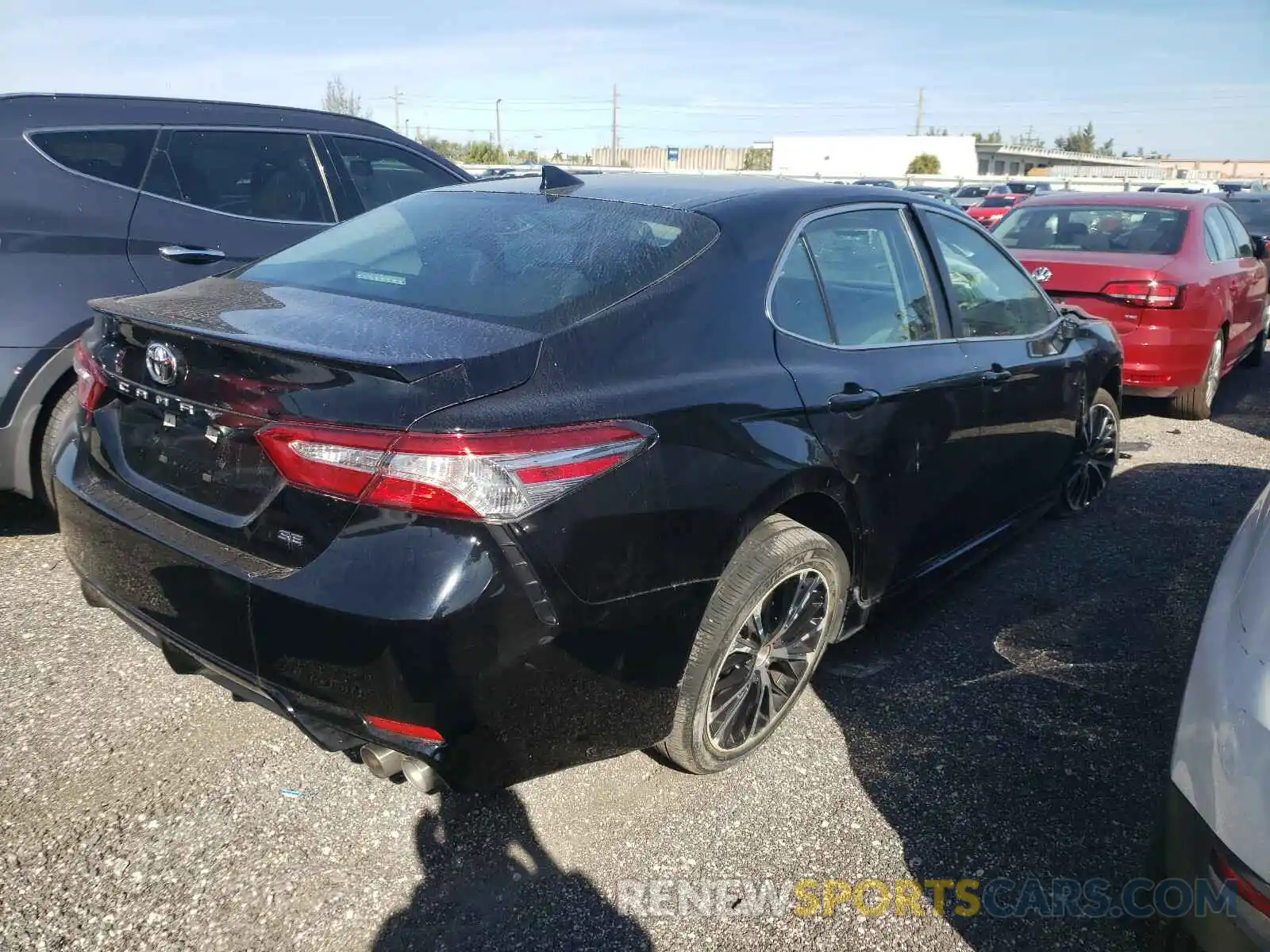 4 Photograph of a damaged car 4T1G11AK4LU891646 TOYOTA CAMRY 2020