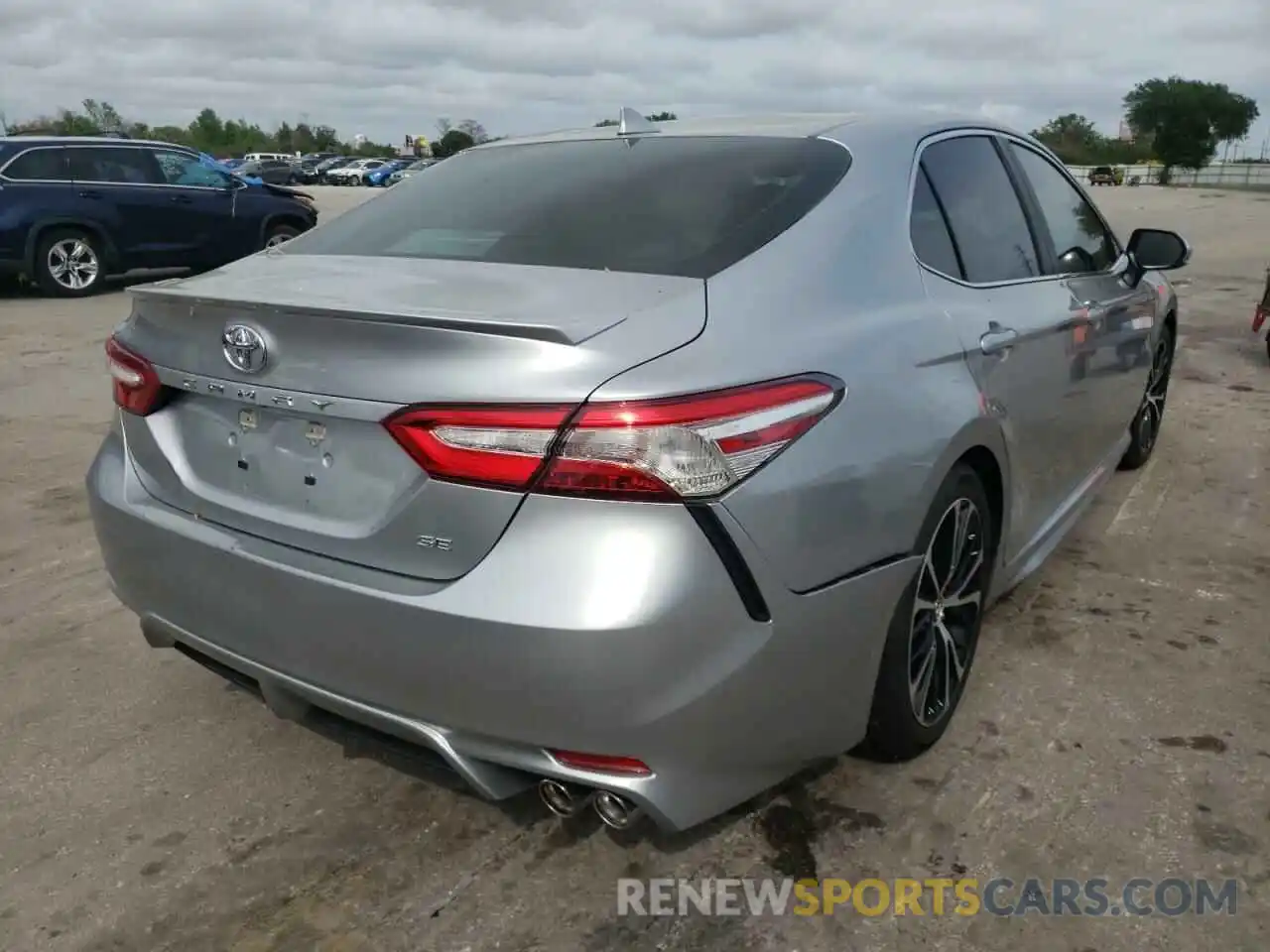 4 Photograph of a damaged car 4T1G11AK4LU900037 TOYOTA CAMRY 2020