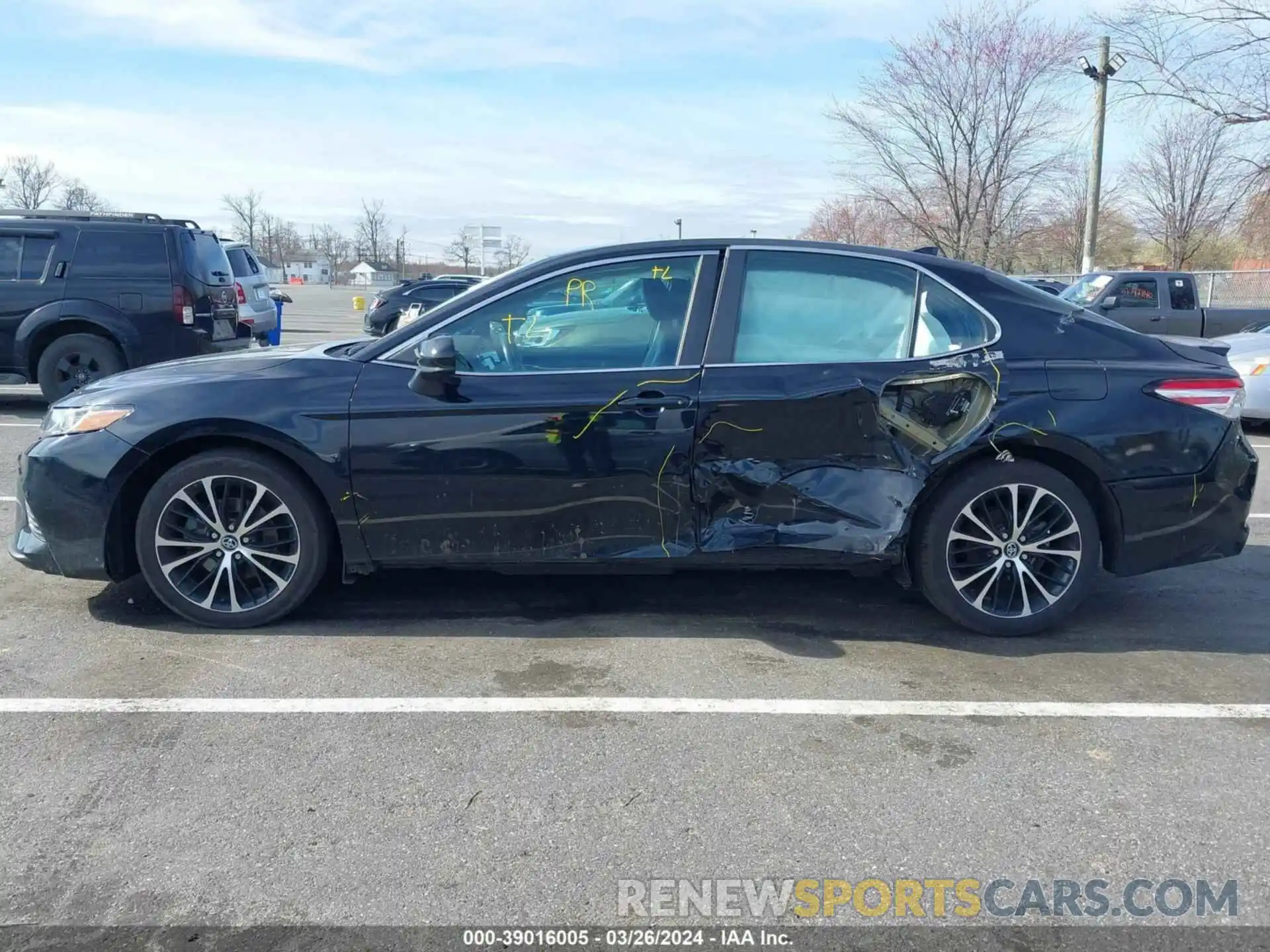 14 Photograph of a damaged car 4T1G11AK4LU901253 TOYOTA CAMRY 2020