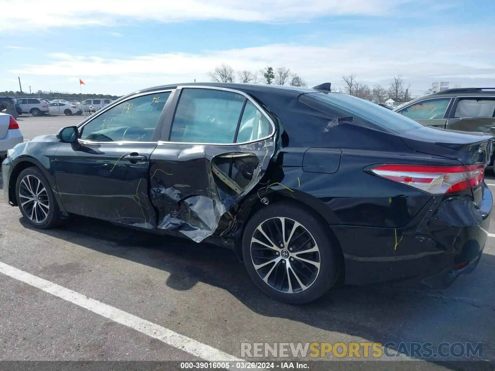 6 Photograph of a damaged car 4T1G11AK4LU901253 TOYOTA CAMRY 2020