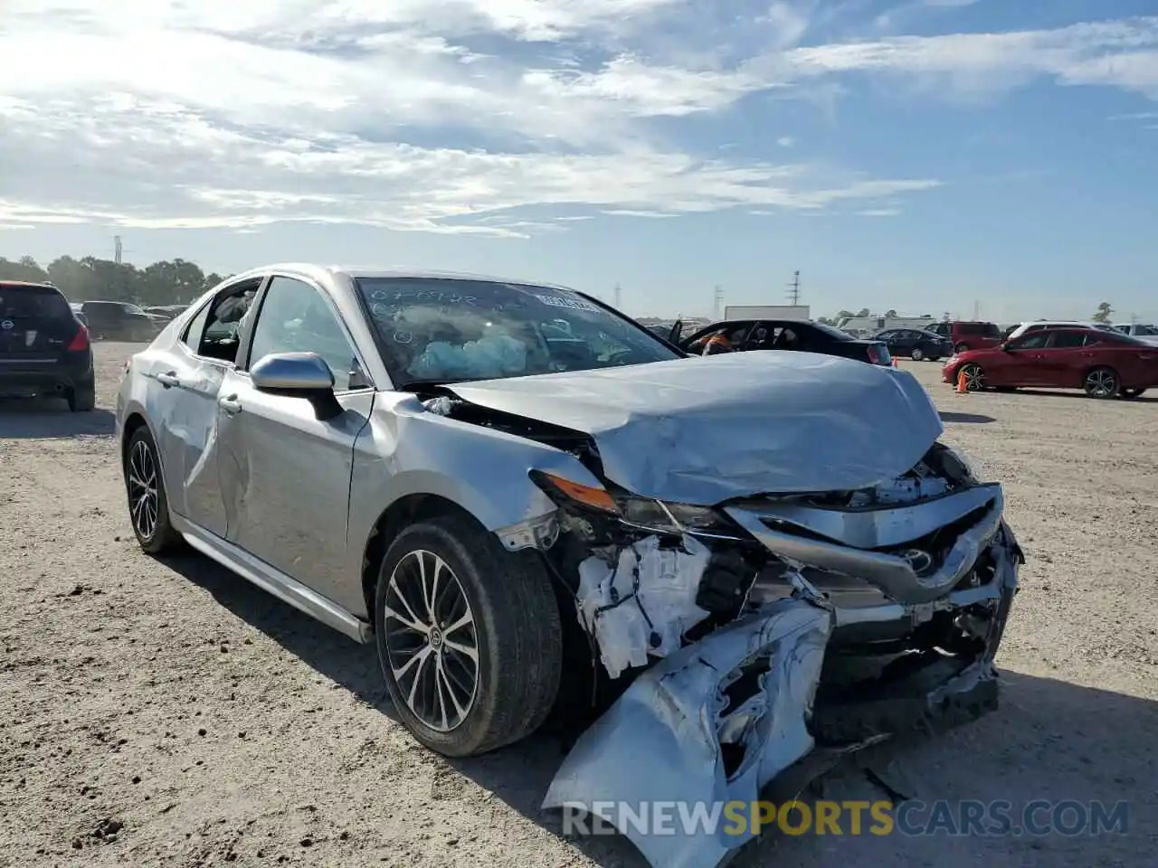 1 Photograph of a damaged car 4T1G11AK4LU901513 TOYOTA CAMRY 2020