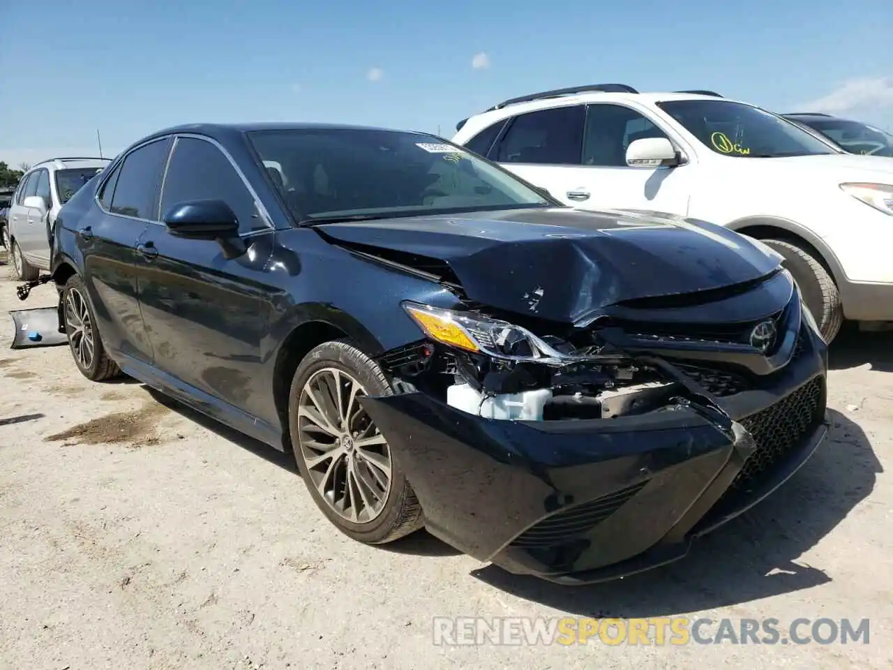 1 Photograph of a damaged car 4T1G11AK4LU902158 TOYOTA CAMRY 2020