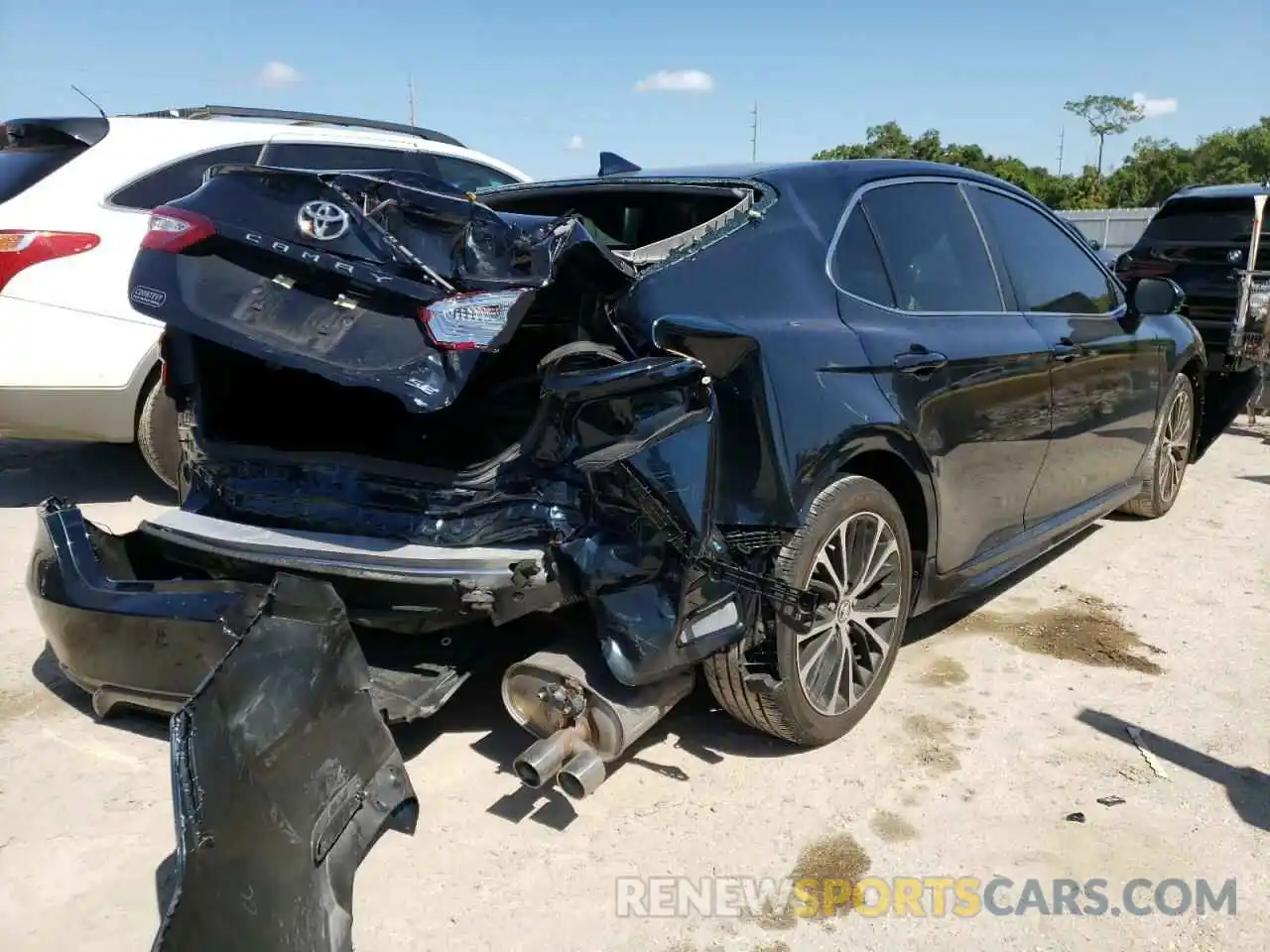 4 Photograph of a damaged car 4T1G11AK4LU902158 TOYOTA CAMRY 2020