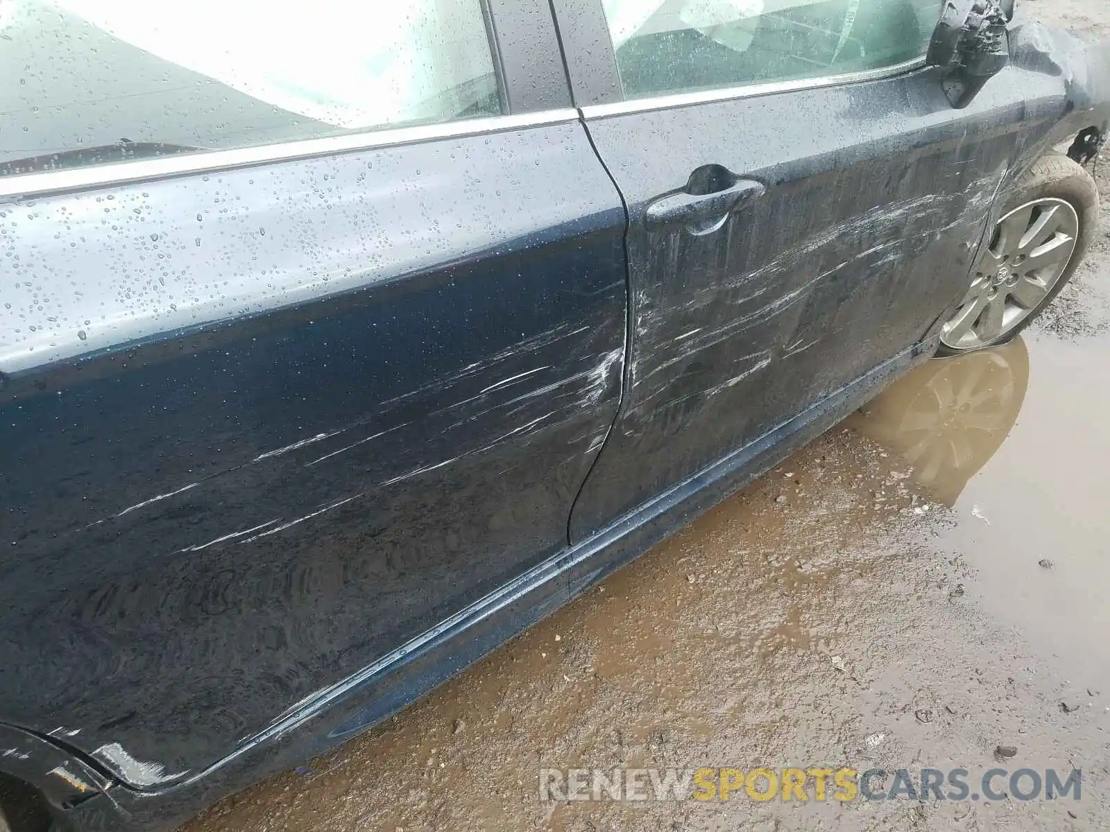 9 Photograph of a damaged car 4T1G11AK4LU903570 TOYOTA CAMRY 2020